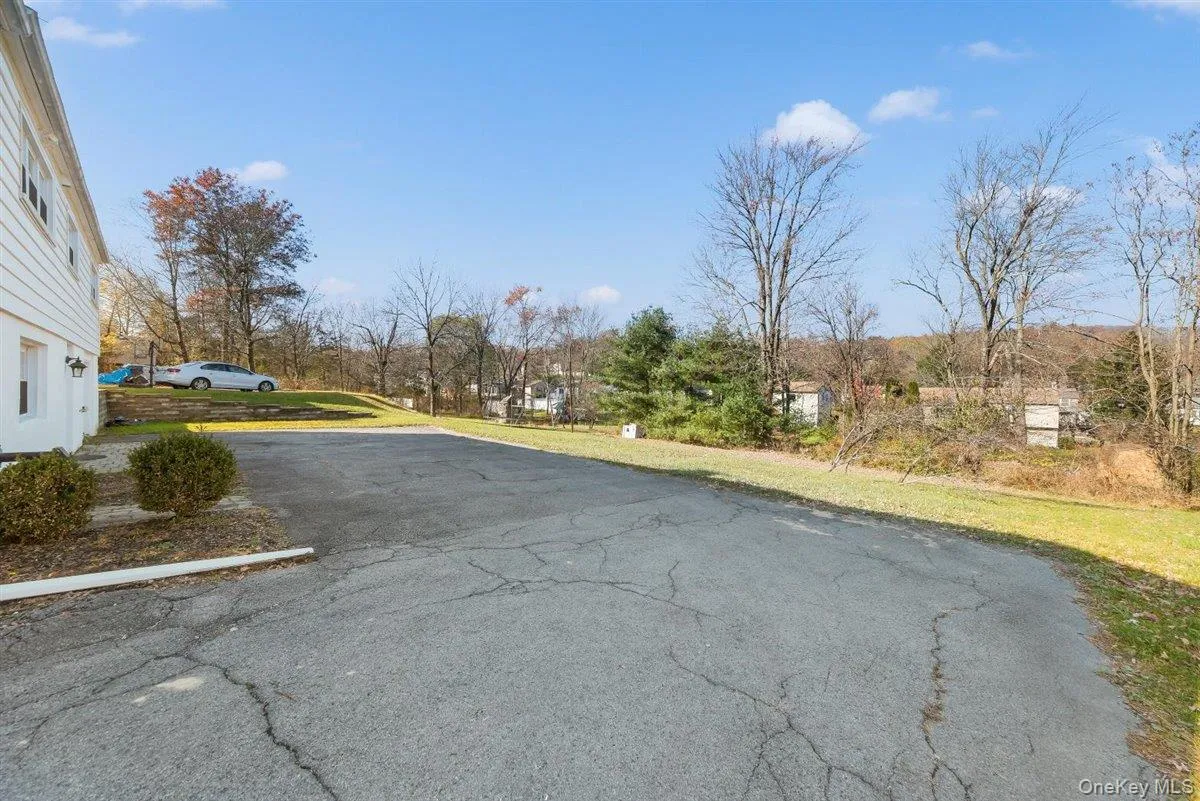 22 Quaker Hill Road, Monroe, NY, 3 Bedrooms Bedrooms, 6 Rooms Rooms,1 BathroomBathrooms,Residential Lease,For Rent,Quaker Hill,0,1046614 22 Quaker Hill Road, Monroe, NY, 3 Bedrooms Bedrooms, 6 Rooms Rooms,1 BathroomBathrooms,Residential Lease,For Rent,Quaker Hill,0,1046614