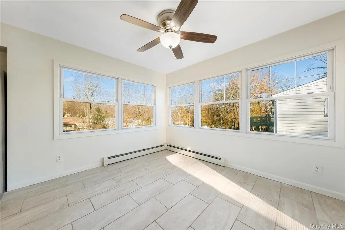 22 Quaker Hill Road, Monroe, NY, 3 Bedrooms Bedrooms, 6 Rooms Rooms,1 BathroomBathrooms,Residential Lease,For Rent,Quaker Hill,0,1046614 22 Quaker Hill Road, Monroe, NY, 3 Bedrooms Bedrooms, 6 Rooms Rooms,1 BathroomBathrooms,Residential Lease,For Rent,Quaker Hill,0,1046614