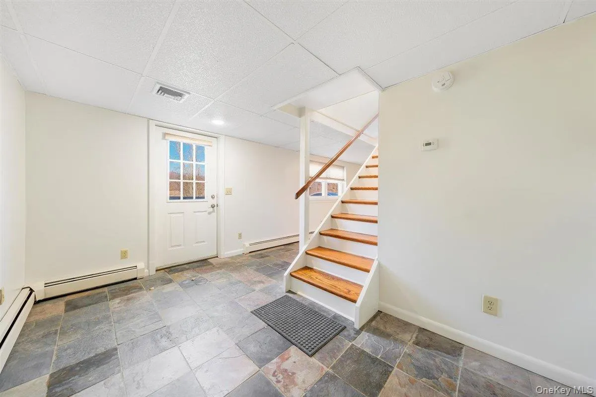 22 Quaker Hill Road, Monroe, NY, 3 Bedrooms Bedrooms, 6 Rooms Rooms,1 BathroomBathrooms,Residential Lease,For Rent,Quaker Hill,0,1046614 22 Quaker Hill Road, Monroe, NY, 3 Bedrooms Bedrooms, 6 Rooms Rooms,1 BathroomBathrooms,Residential Lease,For Rent,Quaker Hill,0,1046614