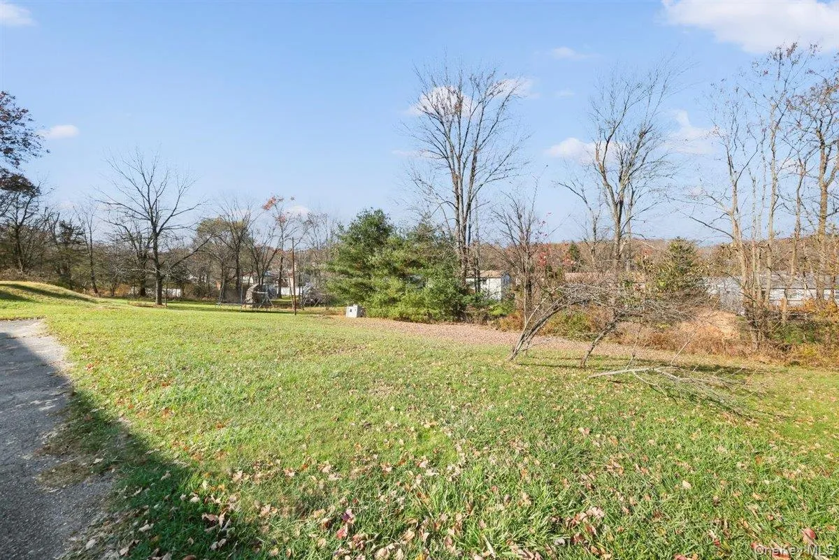 22 Quaker Hill Road, Monroe, NY, 3 Bedrooms Bedrooms, 6 Rooms Rooms,1 BathroomBathrooms,Residential Lease,For Rent,Quaker Hill,0,1046614 22 Quaker Hill Road, Monroe, NY, 3 Bedrooms Bedrooms, 6 Rooms Rooms,1 BathroomBathrooms,Residential Lease,For Rent,Quaker Hill,0,1046614