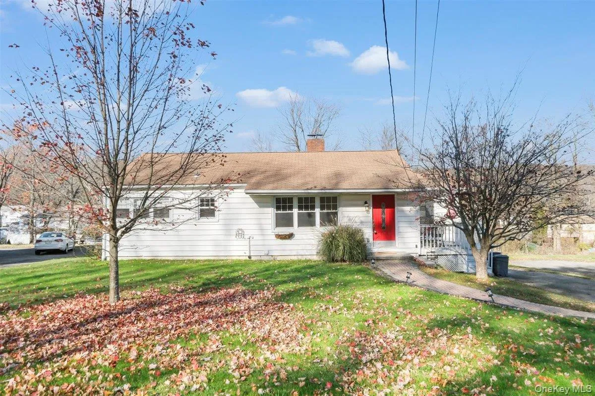 22 Quaker Hill Road, Monroe, NY, 3 Bedrooms Bedrooms, 6 Rooms Rooms,1 BathroomBathrooms,Residential Lease,For Rent,Quaker Hill,0,1046614 22 Quaker Hill Road, Monroe, NY, 3 Bedrooms Bedrooms, 6 Rooms Rooms,1 BathroomBathrooms,Residential Lease,For Rent,Quaker Hill,0,1046614