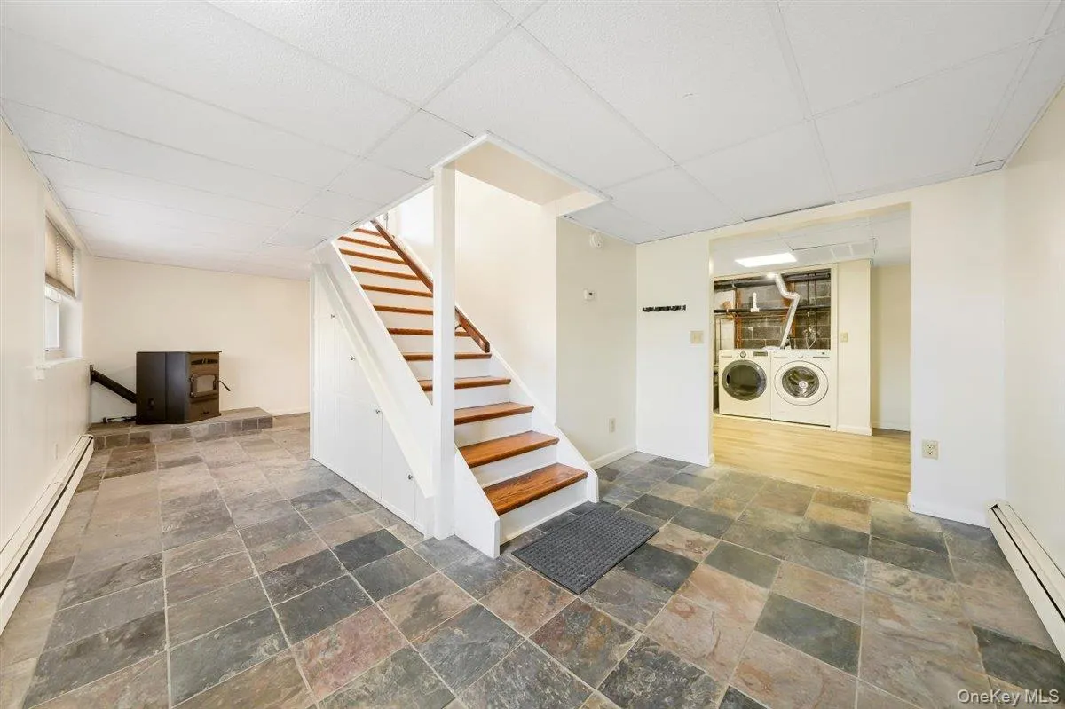 22 Quaker Hill Road, Monroe, NY, 3 Bedrooms Bedrooms, 6 Rooms Rooms,1 BathroomBathrooms,Residential Lease,For Rent,Quaker Hill,0,1046614 22 Quaker Hill Road, Monroe, NY, 3 Bedrooms Bedrooms, 6 Rooms Rooms,1 BathroomBathrooms,Residential Lease,For Rent,Quaker Hill,0,1046614