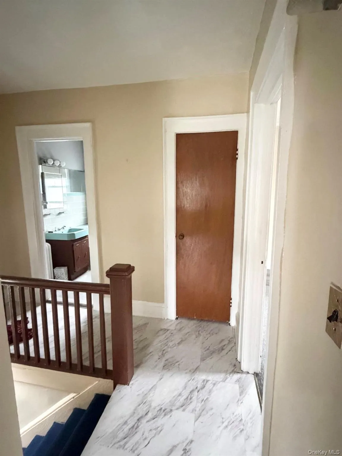 81 Irving Avenue, North Hempstead, NY, 1 Bedroom Bedrooms, 3 Rooms Rooms,1 BathroomBathrooms,Residential Lease,For Rent,Irving,0,1046616 81 Irving Avenue, North Hempstead, NY, 1 Bedroom Bedrooms, 3 Rooms Rooms,1 BathroomBathrooms,Residential Lease,For Rent,Irving,0,1046616