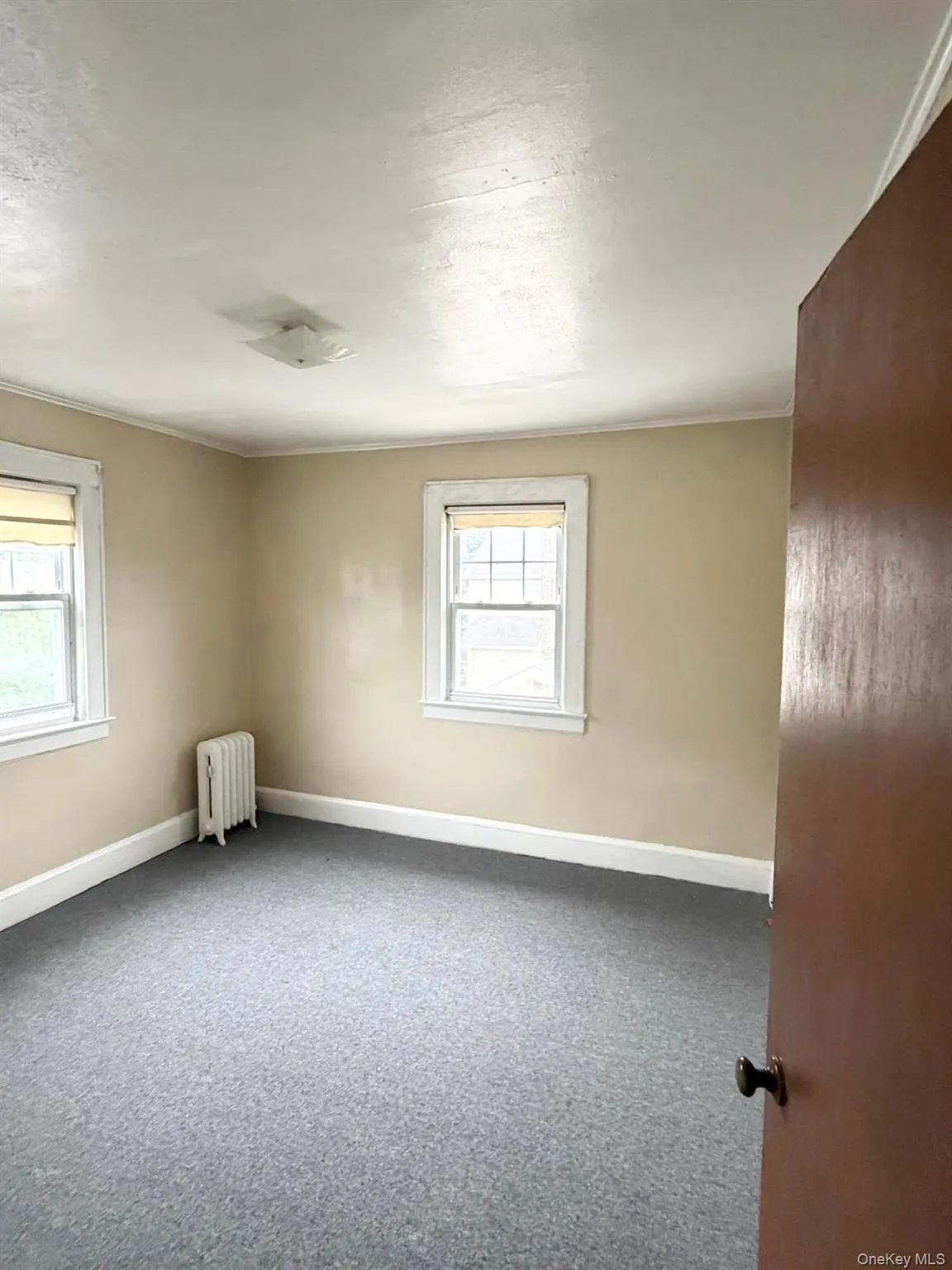 81 Irving Avenue, North Hempstead, NY, 1 Bedroom Bedrooms, 3 Rooms Rooms,1 BathroomBathrooms,Residential Lease,For Rent,Irving,0,1046616 81 Irving Avenue, North Hempstead, NY, 1 Bedroom Bedrooms, 3 Rooms Rooms,1 BathroomBathrooms,Residential Lease,For Rent,Irving,0,1046616