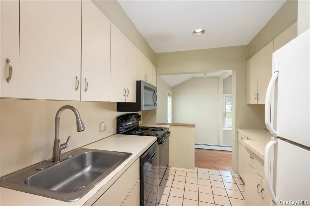 23 Rosebud Avenue, Hempstead, NY, 2 Bedrooms Bedrooms, 6 Rooms Rooms,1 BathroomBathrooms,Residential Lease,For Rent,Rosebud,0,1046619 23 Rosebud Avenue, Hempstead, NY, 2 Bedrooms Bedrooms, 6 Rooms Rooms,1 BathroomBathrooms,Residential Lease,For Rent,Rosebud,0,1046619