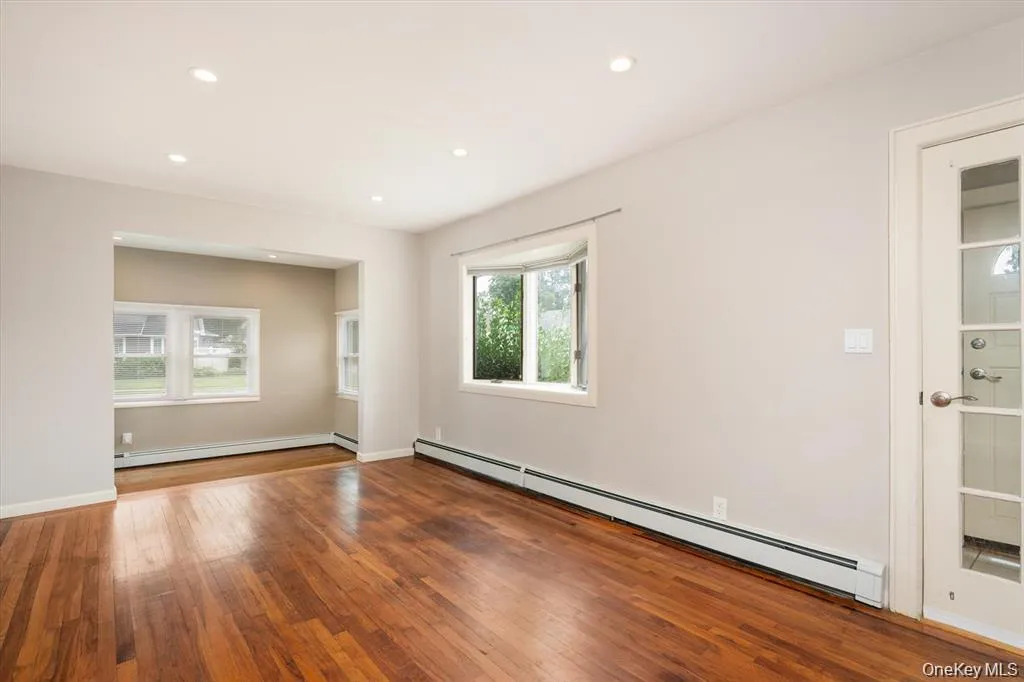 23 Rosebud Avenue, Hempstead, NY, 2 Bedrooms Bedrooms, 6 Rooms Rooms,1 BathroomBathrooms,Residential Lease,For Rent,Rosebud,0,1046619 23 Rosebud Avenue, Hempstead, NY, 2 Bedrooms Bedrooms, 6 Rooms Rooms,1 BathroomBathrooms,Residential Lease,For Rent,Rosebud,0,1046619