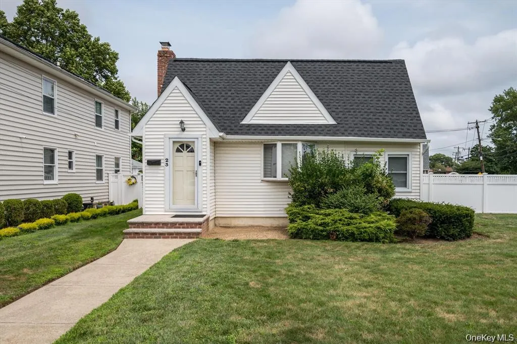23 Rosebud Avenue, Hempstead, NY, 2 Bedrooms Bedrooms, 6 Rooms Rooms,1 BathroomBathrooms,Residential Lease,For Rent,Rosebud,0,1046619 23 Rosebud Avenue, Hempstead, NY, 2 Bedrooms Bedrooms, 6 Rooms Rooms,1 BathroomBathrooms,Residential Lease,For Rent,Rosebud,0,1046619