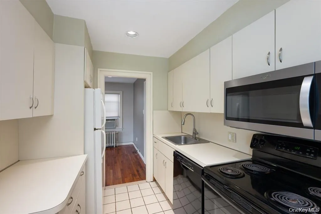 23 Rosebud Avenue, Hempstead, NY, 2 Bedrooms Bedrooms, 6 Rooms Rooms,1 BathroomBathrooms,Residential Lease,For Rent,Rosebud,0,1046619 23 Rosebud Avenue, Hempstead, NY, 2 Bedrooms Bedrooms, 6 Rooms Rooms,1 BathroomBathrooms,Residential Lease,For Rent,Rosebud,0,1046619