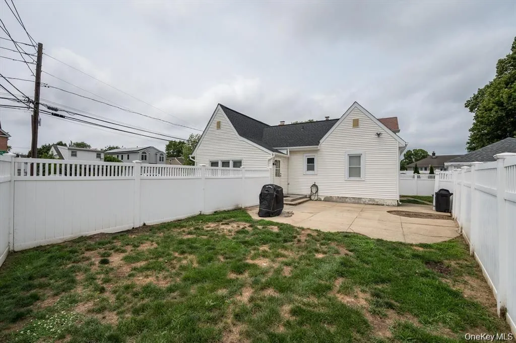 23 Rosebud Avenue, Hempstead, NY, 2 Bedrooms Bedrooms, 6 Rooms Rooms,1 BathroomBathrooms,Residential Lease,For Rent,Rosebud,0,1046619 23 Rosebud Avenue, Hempstead, NY, 2 Bedrooms Bedrooms, 6 Rooms Rooms,1 BathroomBathrooms,Residential Lease,For Rent,Rosebud,0,1046619