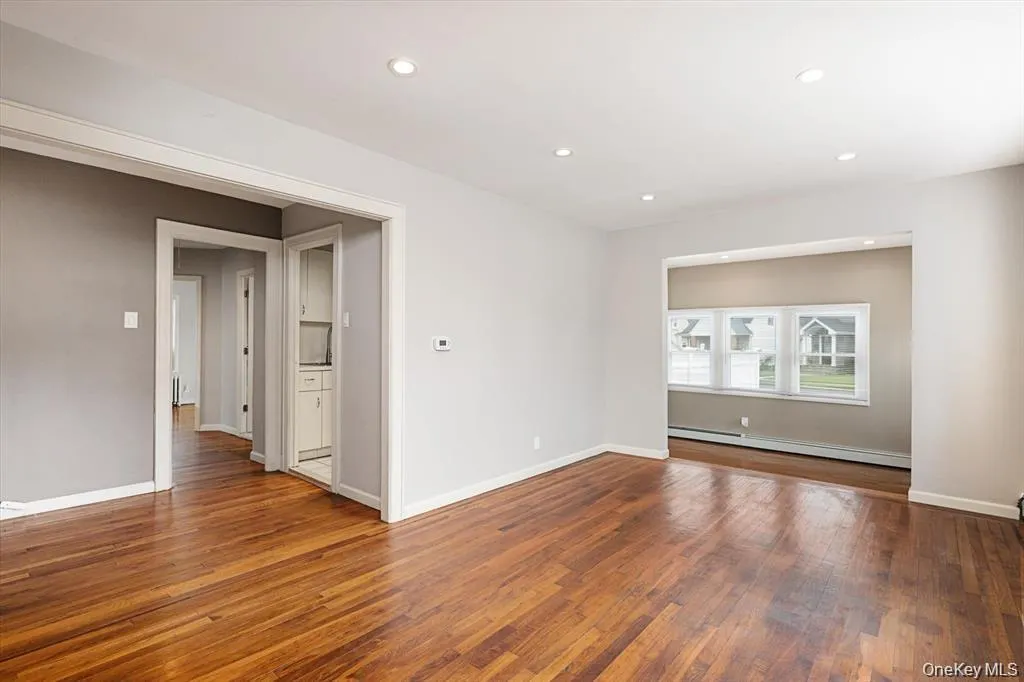23 Rosebud Avenue, Hempstead, NY, 2 Bedrooms Bedrooms, 6 Rooms Rooms,1 BathroomBathrooms,Residential Lease,For Rent,Rosebud,0,1046619 23 Rosebud Avenue, Hempstead, NY, 2 Bedrooms Bedrooms, 6 Rooms Rooms,1 BathroomBathrooms,Residential Lease,For Rent,Rosebud,0,1046619