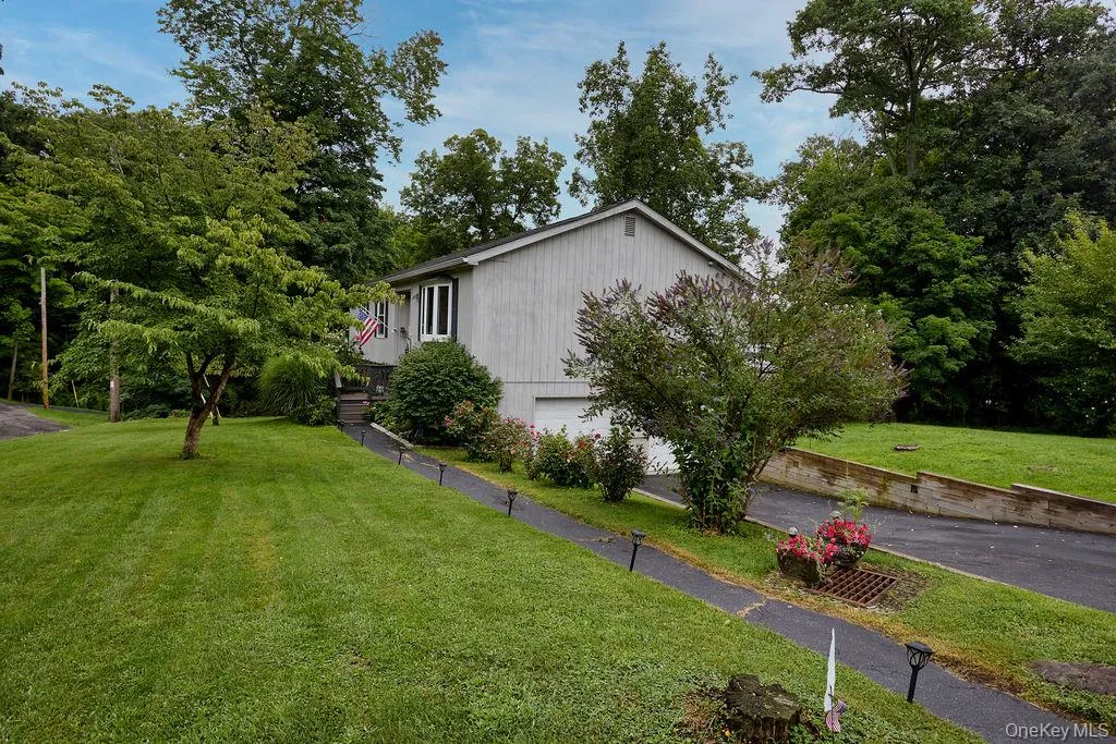 23 Allen Road, Philipstown, NY, 3 Bedrooms Bedrooms, 8 Rooms Rooms,2 BathroomsBathrooms,Residential,For Rent,Allen,0,1046623 23 Allen Road, Philipstown, NY, 3 Bedrooms Bedrooms, 8 Rooms Rooms,2 BathroomsBathrooms,Residential,For Rent,Allen,0,1046623