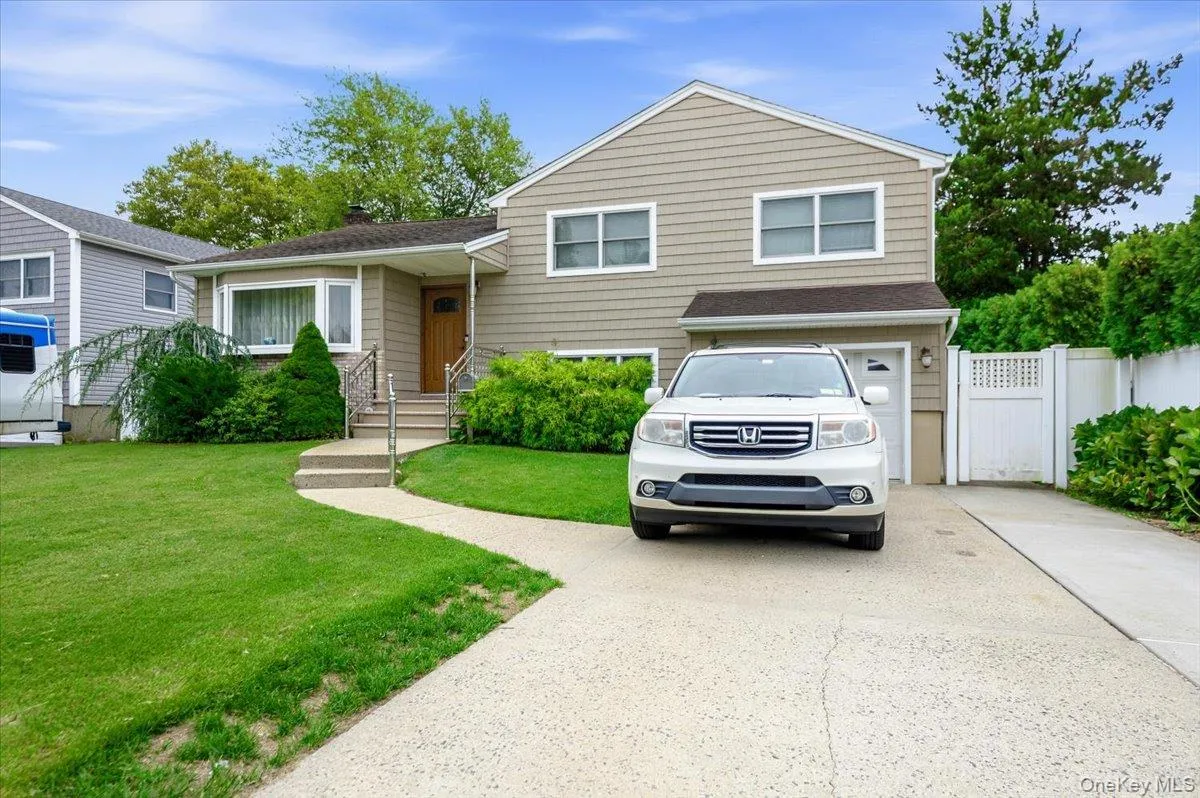 2664 Grayson Drive, Hempstead, NY, 4 Bedrooms Bedrooms, 6 Rooms Rooms,3 BathroomsBathrooms,Residential,For Rent,Grayson,0,1046626 2664 Grayson Drive, Hempstead, NY, 4 Bedrooms Bedrooms, 6 Rooms Rooms,3 BathroomsBathrooms,Residential,For Rent,Grayson,0,1046626