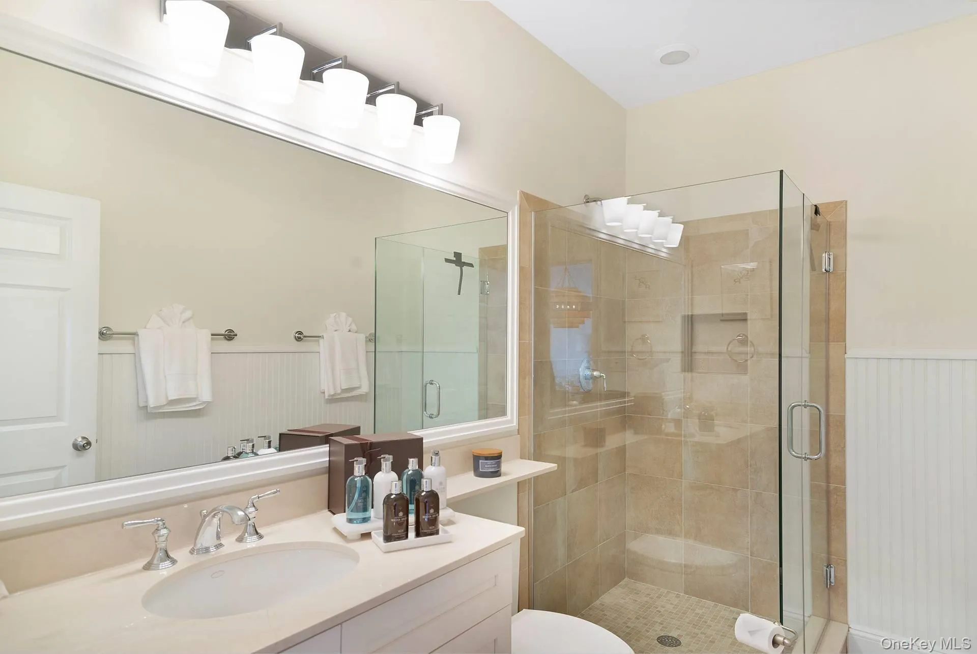 28 Andrew Court, Southampton, NY, 3 Bedrooms Bedrooms, 7 Rooms Rooms,3 BathroomsBathrooms,Residential,For Rent,Andrew Court,0,1046627 28 Andrew Court, Southampton, NY, 3 Bedrooms Bedrooms, 7 Rooms Rooms,3 BathroomsBathrooms,Residential,For Rent,Andrew Court,0,1046627