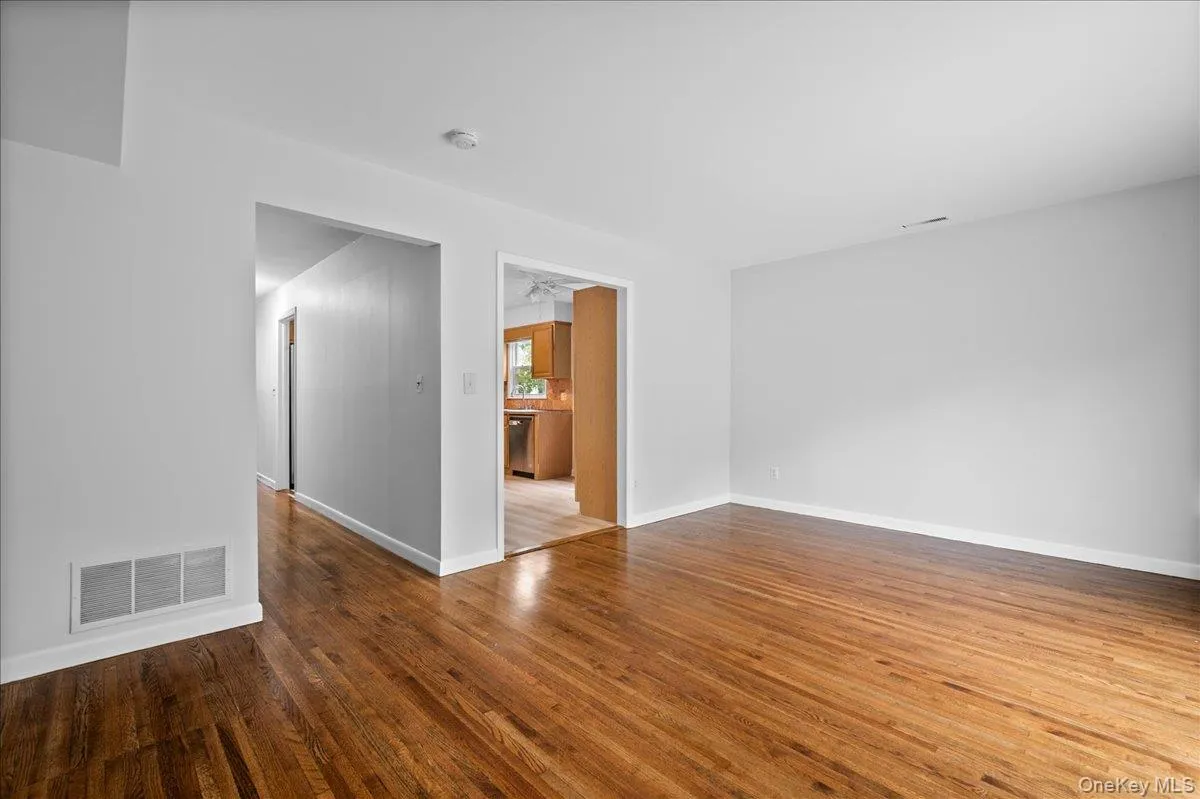 284 Park Avenue, Harrison, NY, 3 Bedrooms Bedrooms, 5 Rooms Rooms,1 BathroomBathrooms,Residential Lease,For Rent,Park,0,1046628 284 Park Avenue, Harrison, NY, 3 Bedrooms Bedrooms, 5 Rooms Rooms,1 BathroomBathrooms,Residential Lease,For Rent,Park,0,1046628