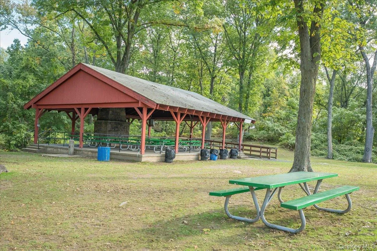 284 Park Avenue, Harrison, NY, 3 Bedrooms Bedrooms, 5 Rooms Rooms,1 BathroomBathrooms,Residential Lease,For Rent,Park,0,1046628 284 Park Avenue, Harrison, NY, 3 Bedrooms Bedrooms, 5 Rooms Rooms,1 BathroomBathrooms,Residential Lease,For Rent,Park,0,1046628