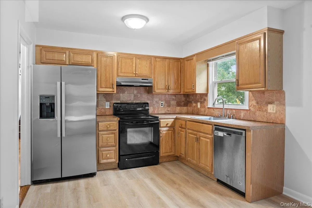 284 Park Avenue, Harrison, NY, 3 Bedrooms Bedrooms, 5 Rooms Rooms,1 BathroomBathrooms,Residential Lease,For Rent,Park,0,1046628 284 Park Avenue, Harrison, NY, 3 Bedrooms Bedrooms, 5 Rooms Rooms,1 BathroomBathrooms,Residential Lease,For Rent,Park,0,1046628