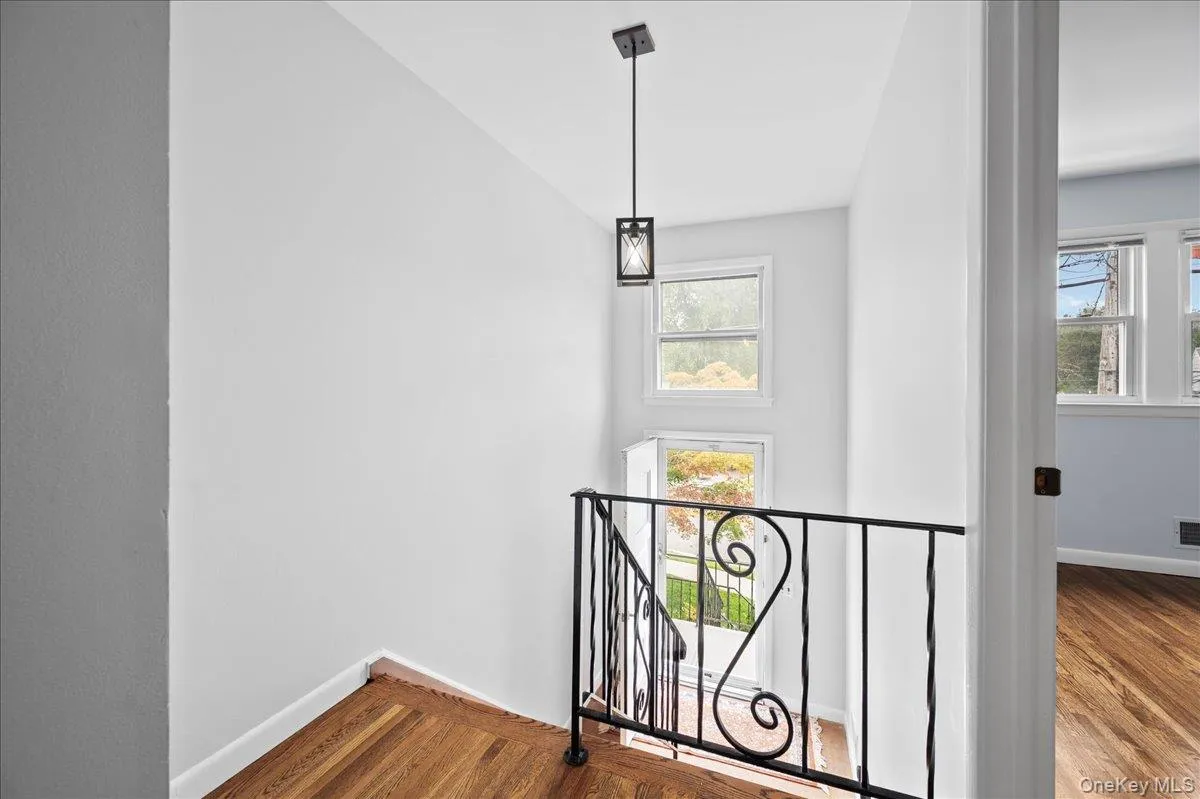 284 Park Avenue, Harrison, NY, 3 Bedrooms Bedrooms, 5 Rooms Rooms,1 BathroomBathrooms,Residential Lease,For Rent,Park,0,1046628 284 Park Avenue, Harrison, NY, 3 Bedrooms Bedrooms, 5 Rooms Rooms,1 BathroomBathrooms,Residential Lease,For Rent,Park,0,1046628