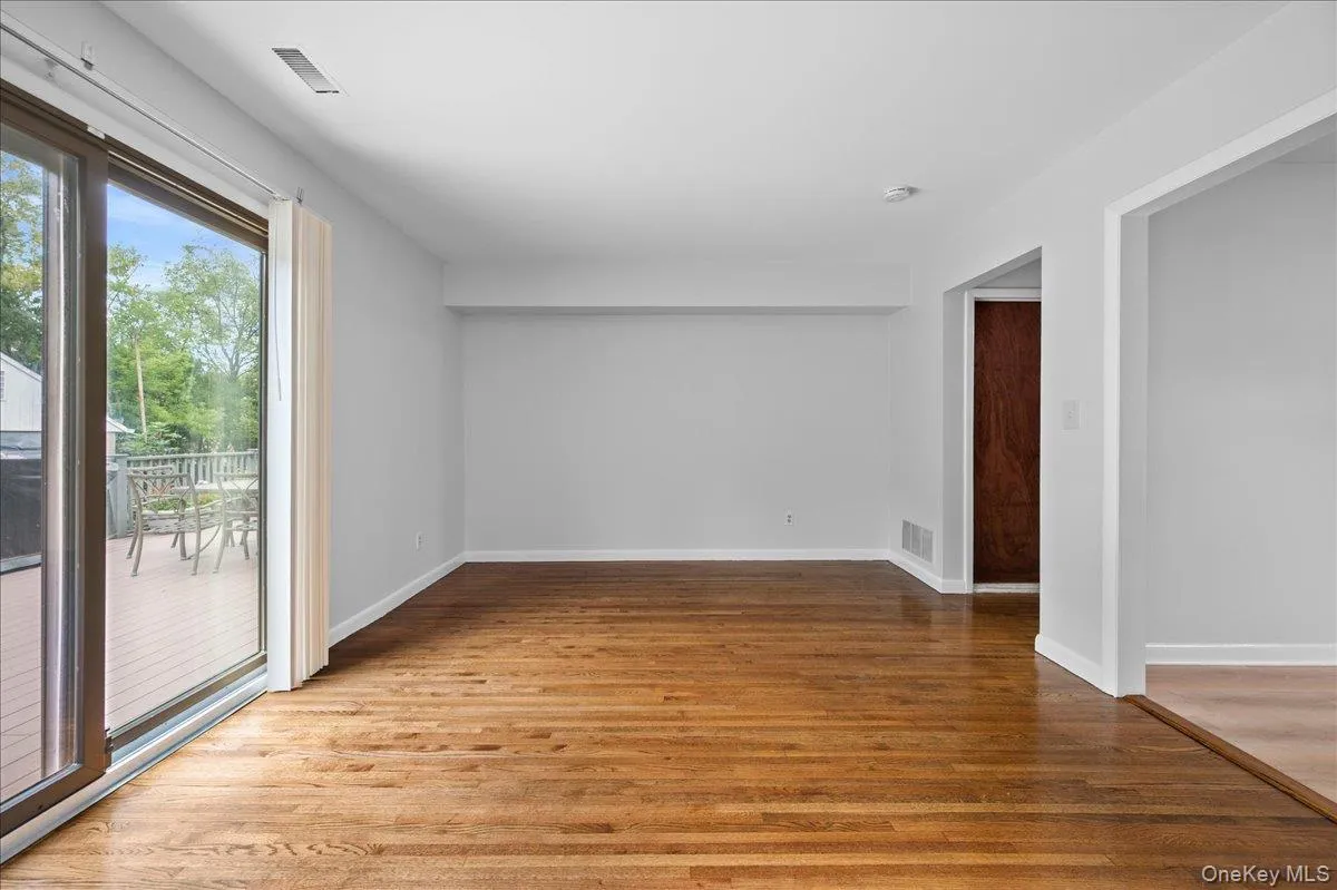 284 Park Avenue, Harrison, NY, 3 Bedrooms Bedrooms, 5 Rooms Rooms,1 BathroomBathrooms,Residential Lease,For Rent,Park,0,1046628 284 Park Avenue, Harrison, NY, 3 Bedrooms Bedrooms, 5 Rooms Rooms,1 BathroomBathrooms,Residential Lease,For Rent,Park,0,1046628