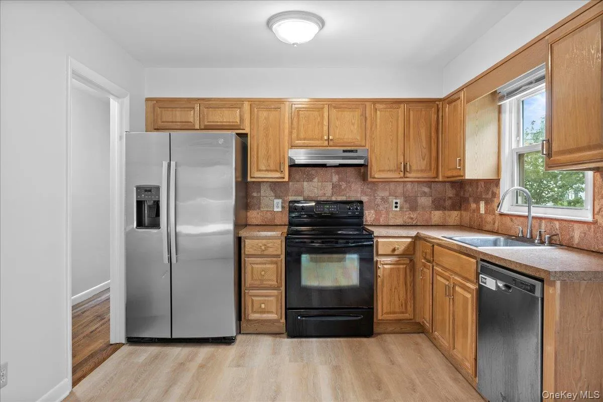 284 Park Avenue, Harrison, NY, 3 Bedrooms Bedrooms, 5 Rooms Rooms,1 BathroomBathrooms,Residential Lease,For Rent,Park,0,1046628 284 Park Avenue, Harrison, NY, 3 Bedrooms Bedrooms, 5 Rooms Rooms,1 BathroomBathrooms,Residential Lease,For Rent,Park,0,1046628