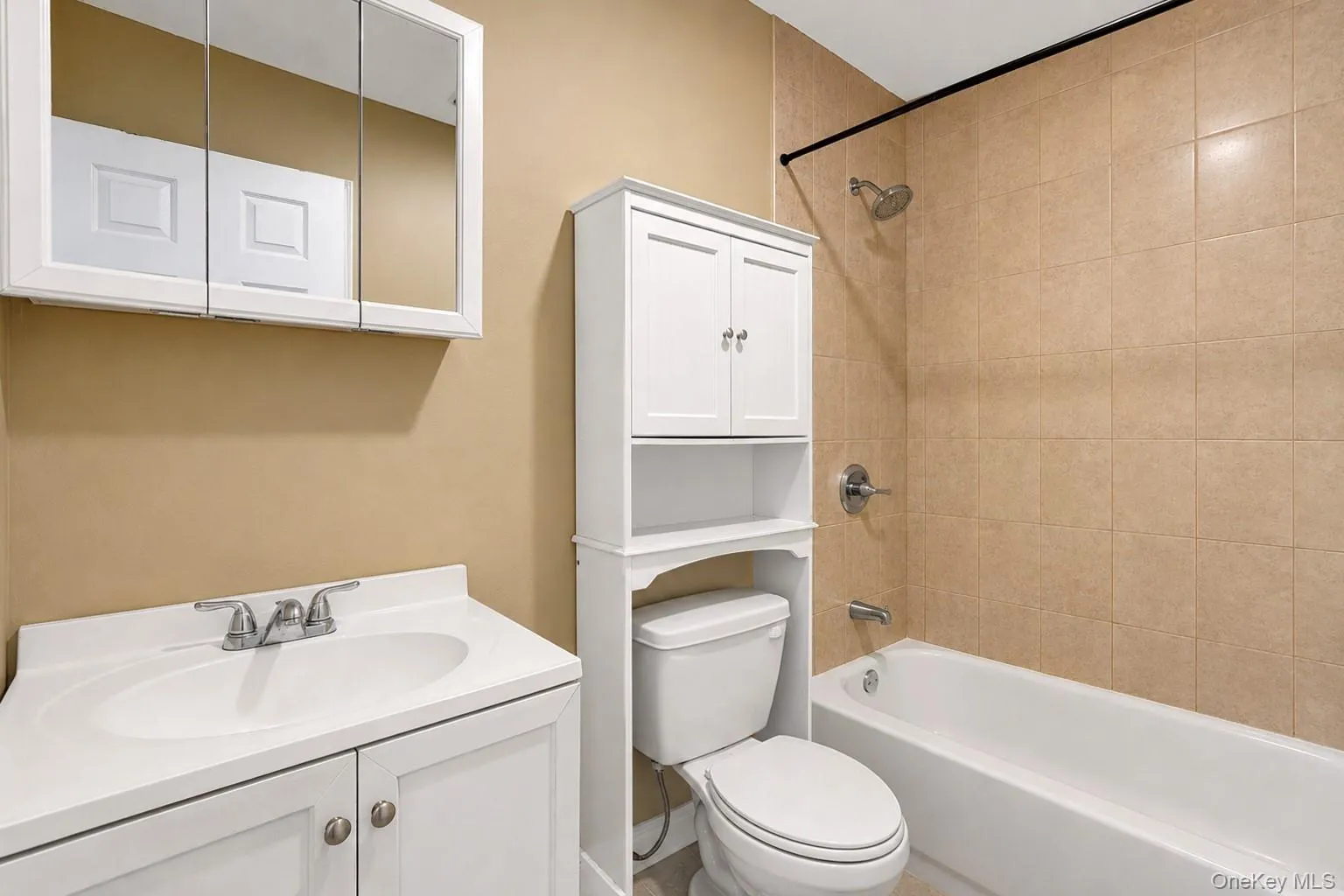 292 Roosevelt Avenue, Hempstead, NY, 3 Bedrooms Bedrooms, 5 Rooms Rooms,2 BathroomsBathrooms,Residential,For Rent,Roosevelt,0,1046638 292 Roosevelt Avenue, Hempstead, NY, 3 Bedrooms Bedrooms, 5 Rooms Rooms,2 BathroomsBathrooms,Residential,For Rent,Roosevelt,0,1046638