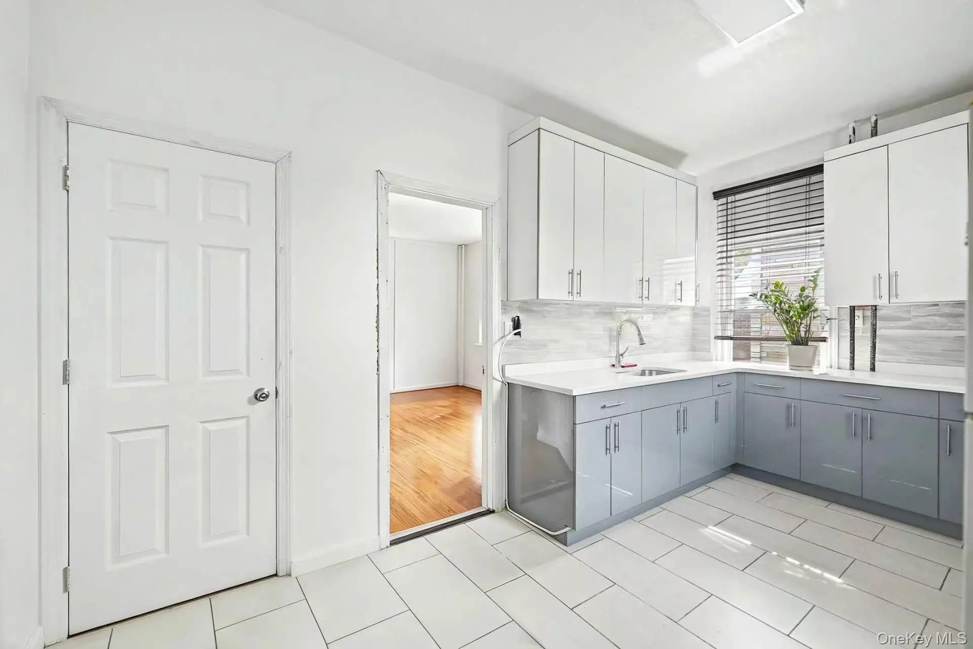 6016 69th Lane, New York, NY, 3 Bedrooms Bedrooms, 5 Rooms Rooms,1 BathroomBathrooms,Residential,For Rent,69th,0,1046644 6016 69th Lane, New York, NY, 3 Bedrooms Bedrooms, 5 Rooms Rooms,1 BathroomBathrooms,Residential,For Rent,69th,0,1046644