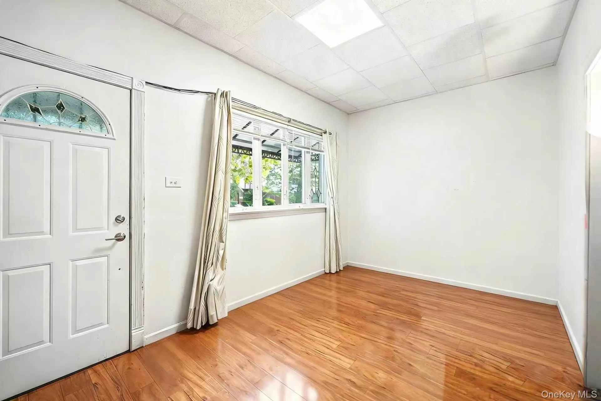 6016 69th Lane, New York, NY, 3 Bedrooms Bedrooms, 5 Rooms Rooms,1 BathroomBathrooms,Residential,For Rent,69th,0,1046644 6016 69th Lane, New York, NY, 3 Bedrooms Bedrooms, 5 Rooms Rooms,1 BathroomBathrooms,Residential,For Rent,69th,0,1046644