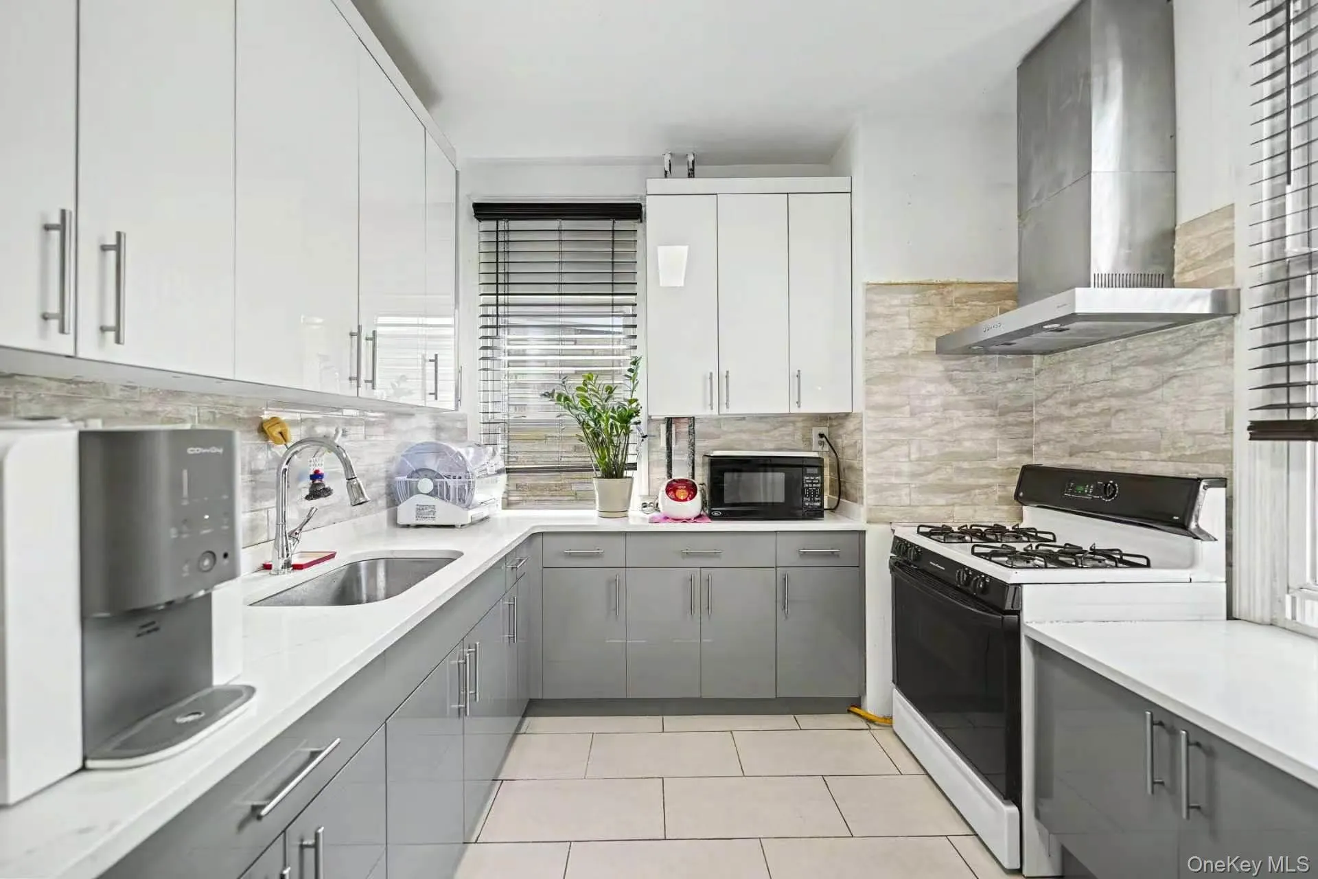 6016 69th Lane, New York, NY, 3 Bedrooms Bedrooms, 5 Rooms Rooms,1 BathroomBathrooms,Residential,For Rent,69th,0,1046644 6016 69th Lane, New York, NY, 3 Bedrooms Bedrooms, 5 Rooms Rooms,1 BathroomBathrooms,Residential,For Rent,69th,0,1046644
