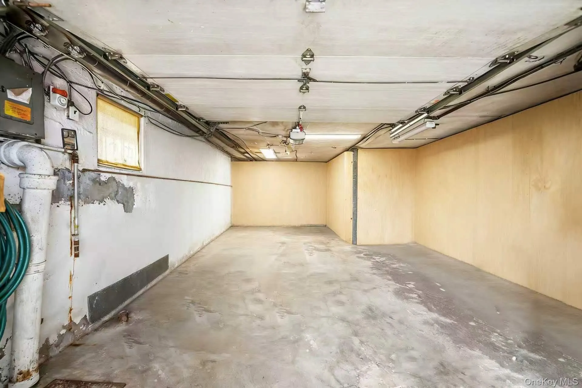 6016 69th Lane, New York, NY, 3 Bedrooms Bedrooms, 5 Rooms Rooms,1 BathroomBathrooms,Residential,For Rent,69th,0,1046644 6016 69th Lane, New York, NY, 3 Bedrooms Bedrooms, 5 Rooms Rooms,1 BathroomBathrooms,Residential,For Rent,69th,0,1046644