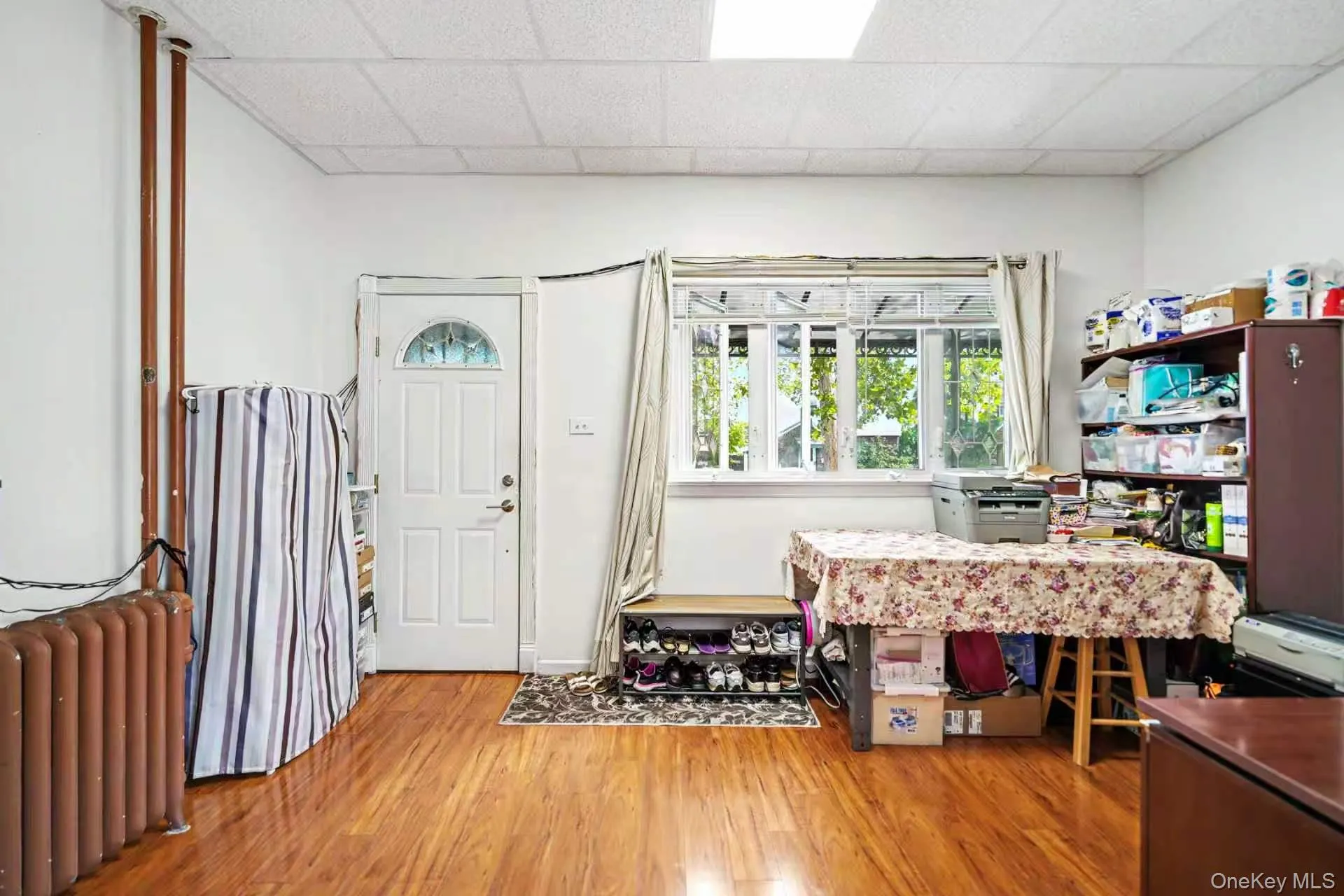 6016 69th Lane, New York, NY, 3 Bedrooms Bedrooms, 5 Rooms Rooms,1 BathroomBathrooms,Residential,For Rent,69th,0,1046644 6016 69th Lane, New York, NY, 3 Bedrooms Bedrooms, 5 Rooms Rooms,1 BathroomBathrooms,Residential,For Rent,69th,0,1046644