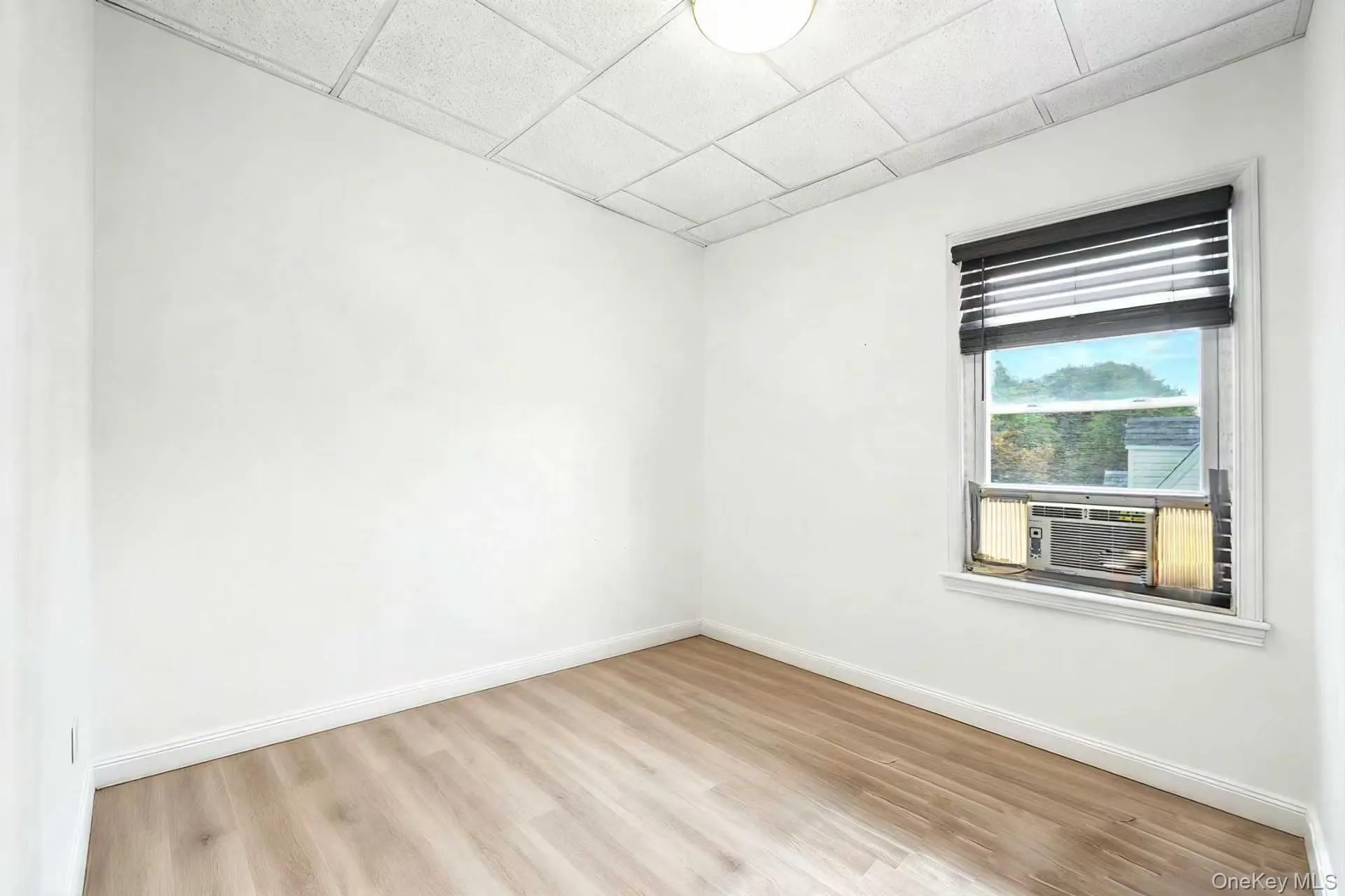 6016 69th Lane, New York, NY, 3 Bedrooms Bedrooms, 5 Rooms Rooms,1 BathroomBathrooms,Residential,For Rent,69th,0,1046644 6016 69th Lane, New York, NY, 3 Bedrooms Bedrooms, 5 Rooms Rooms,1 BathroomBathrooms,Residential,For Rent,69th,0,1046644