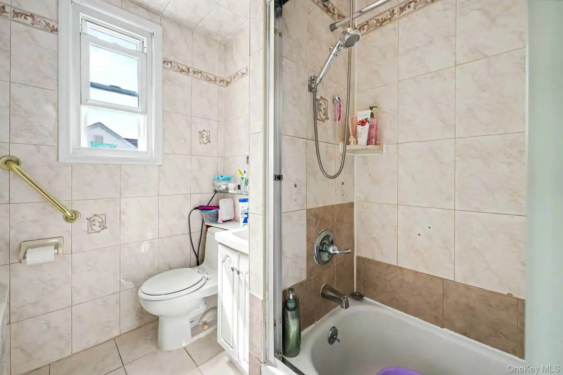 6016 69th Lane, New York, NY, 3 Bedrooms Bedrooms, 5 Rooms Rooms,1 BathroomBathrooms,Residential,For Rent,69th,0,1046644 6016 69th Lane, New York, NY, 3 Bedrooms Bedrooms, 5 Rooms Rooms,1 BathroomBathrooms,Residential,For Rent,69th,0,1046644