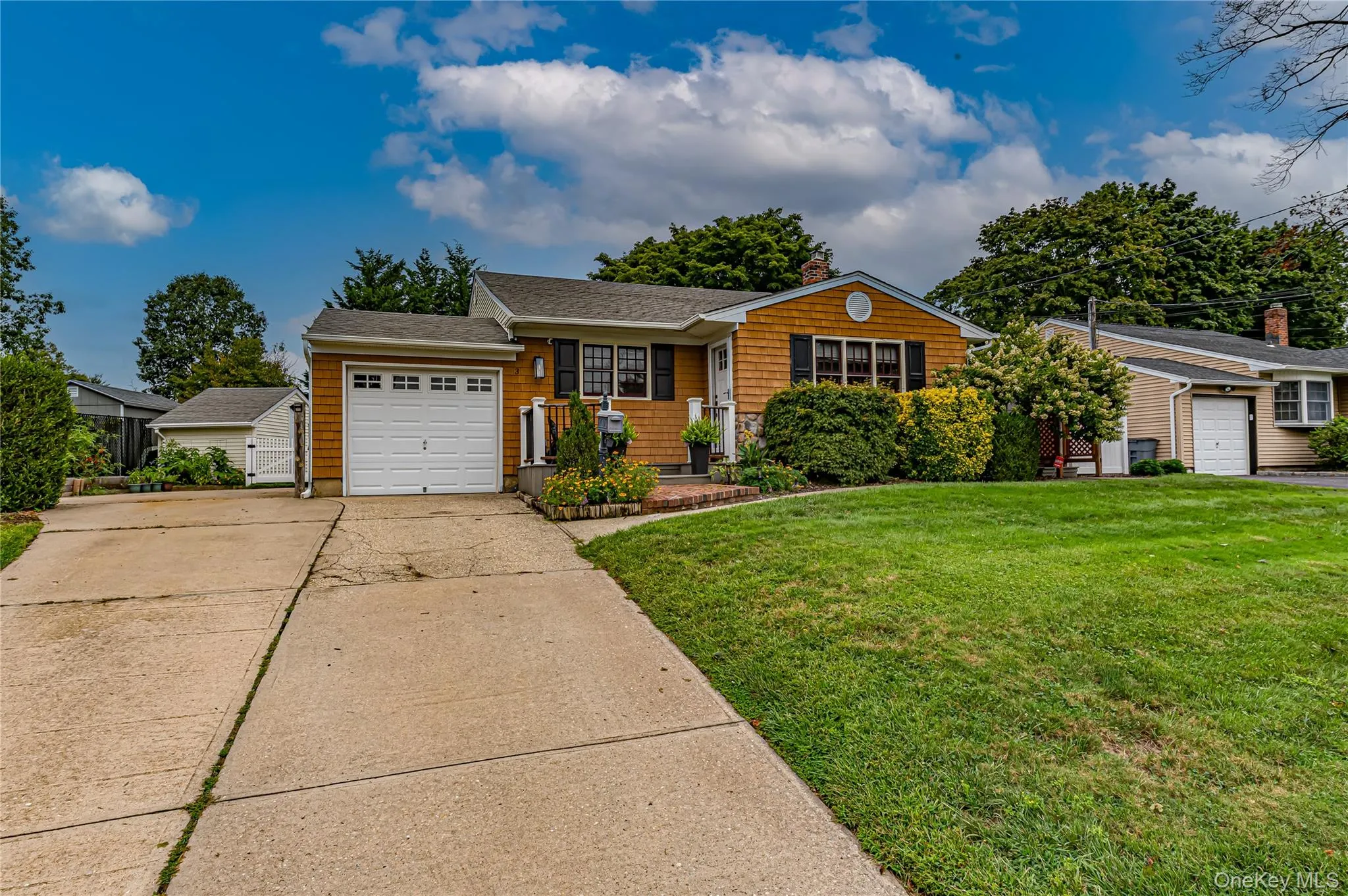 3 Peary Lane, Smithtown, NY, 3 Bedrooms Bedrooms, 7 Rooms Rooms,2 BathroomsBathrooms,Residential,For Rent,Peary,0,1046645 3 Peary Lane, Smithtown, NY, 3 Bedrooms Bedrooms, 7 Rooms Rooms,2 BathroomsBathrooms,Residential,For Rent,Peary,0,1046645