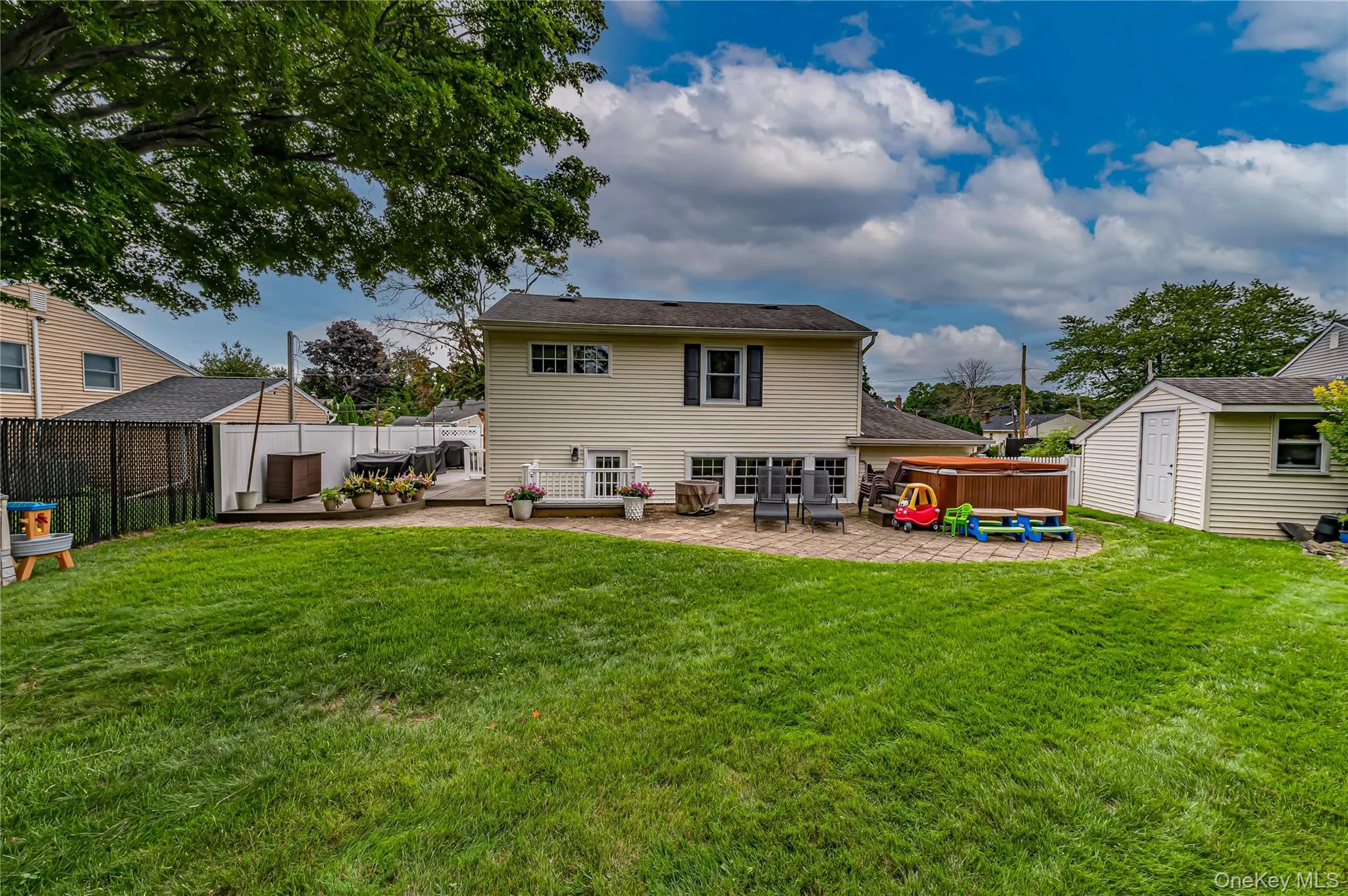 3 Peary Lane, Smithtown, NY, 3 Bedrooms Bedrooms, 7 Rooms Rooms,2 BathroomsBathrooms,Residential,For Rent,Peary,0,1046645 3 Peary Lane, Smithtown, NY, 3 Bedrooms Bedrooms, 7 Rooms Rooms,2 BathroomsBathrooms,Residential,For Rent,Peary,0,1046645