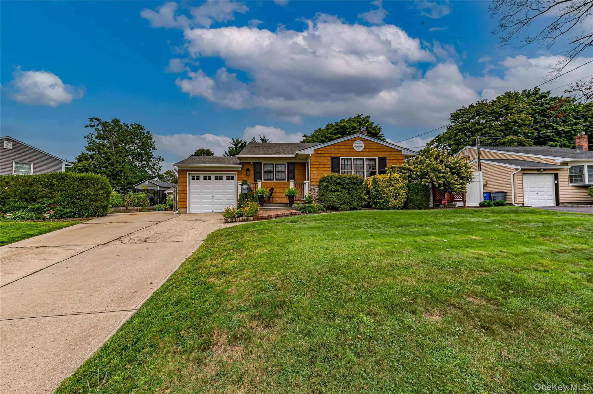 3 Peary Lane, Smithtown, NY, 3 Bedrooms Bedrooms, 7 Rooms Rooms,2 BathroomsBathrooms,Residential,For Rent,Peary,0,1046645 3 Peary Lane, Smithtown, NY, 3 Bedrooms Bedrooms, 7 Rooms Rooms,2 BathroomsBathrooms,Residential,For Rent,Peary,0,1046645