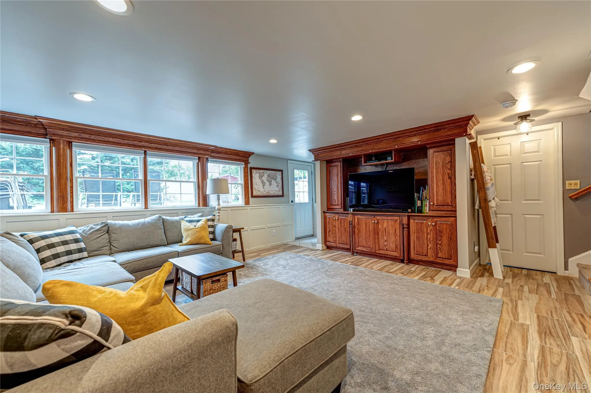 3 Peary Lane, Smithtown, NY, 3 Bedrooms Bedrooms, 7 Rooms Rooms,2 BathroomsBathrooms,Residential,For Rent,Peary,0,1046645 3 Peary Lane, Smithtown, NY, 3 Bedrooms Bedrooms, 7 Rooms Rooms,2 BathroomsBathrooms,Residential,For Rent,Peary,0,1046645