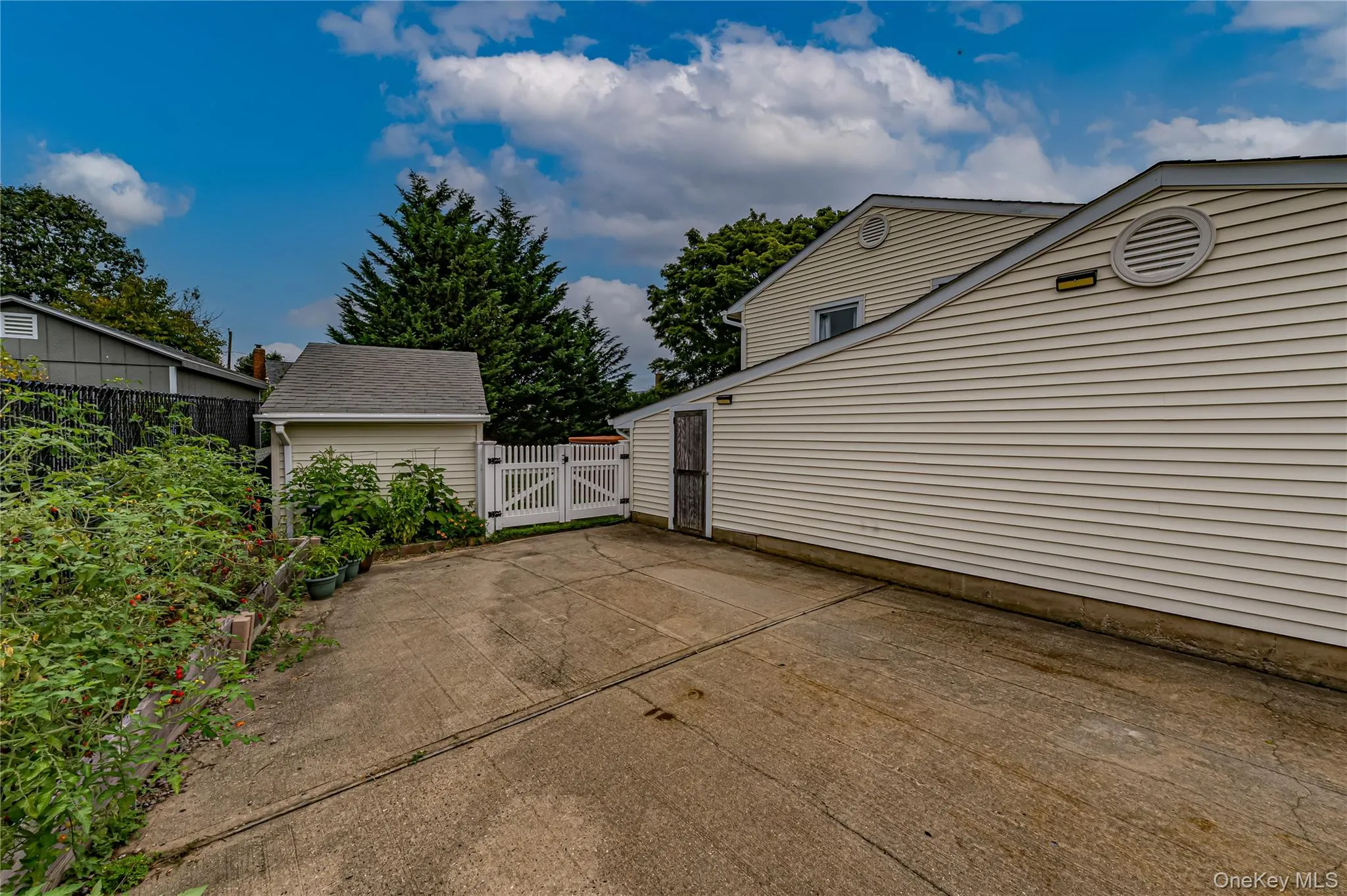 3 Peary Lane, Smithtown, NY, 3 Bedrooms Bedrooms, 7 Rooms Rooms,2 BathroomsBathrooms,Residential,For Rent,Peary,0,1046645 3 Peary Lane, Smithtown, NY, 3 Bedrooms Bedrooms, 7 Rooms Rooms,2 BathroomsBathrooms,Residential,For Rent,Peary,0,1046645