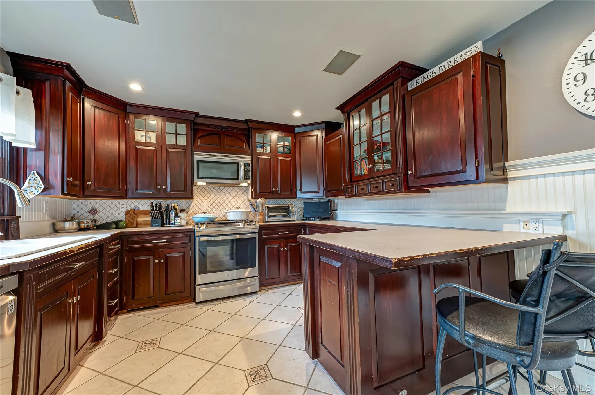 3 Peary Lane, Smithtown, NY, 3 Bedrooms Bedrooms, 7 Rooms Rooms,2 BathroomsBathrooms,Residential,For Rent,Peary,0,1046645 3 Peary Lane, Smithtown, NY, 3 Bedrooms Bedrooms, 7 Rooms Rooms,2 BathroomsBathrooms,Residential,For Rent,Peary,0,1046645
