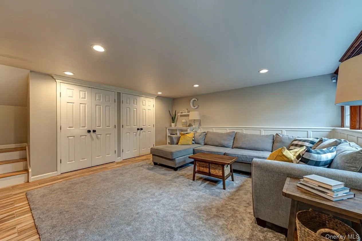 3 Peary Lane, Smithtown, NY, 3 Bedrooms Bedrooms, 7 Rooms Rooms,2 BathroomsBathrooms,Residential,For Rent,Peary,0,1046645 3 Peary Lane, Smithtown, NY, 3 Bedrooms Bedrooms, 7 Rooms Rooms,2 BathroomsBathrooms,Residential,For Rent,Peary,0,1046645