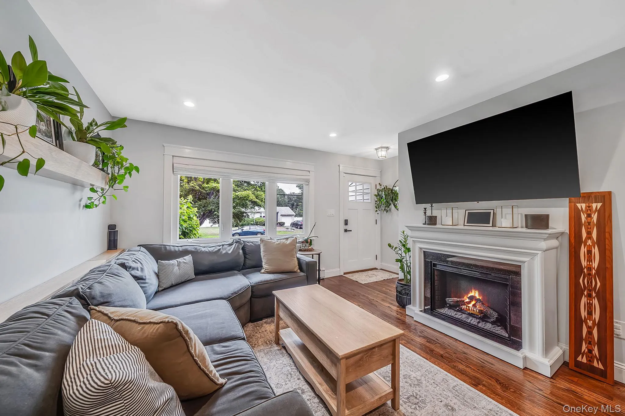 8 Gedney Avenue, Smithtown, NY, 3 Bedrooms Bedrooms, 5 Rooms Rooms,1 BathroomBathrooms,Residential,For Rent,Gedney,0,1046648 8 Gedney Avenue, Smithtown, NY, 3 Bedrooms Bedrooms, 5 Rooms Rooms,1 BathroomBathrooms,Residential,For Rent,Gedney,0,1046648