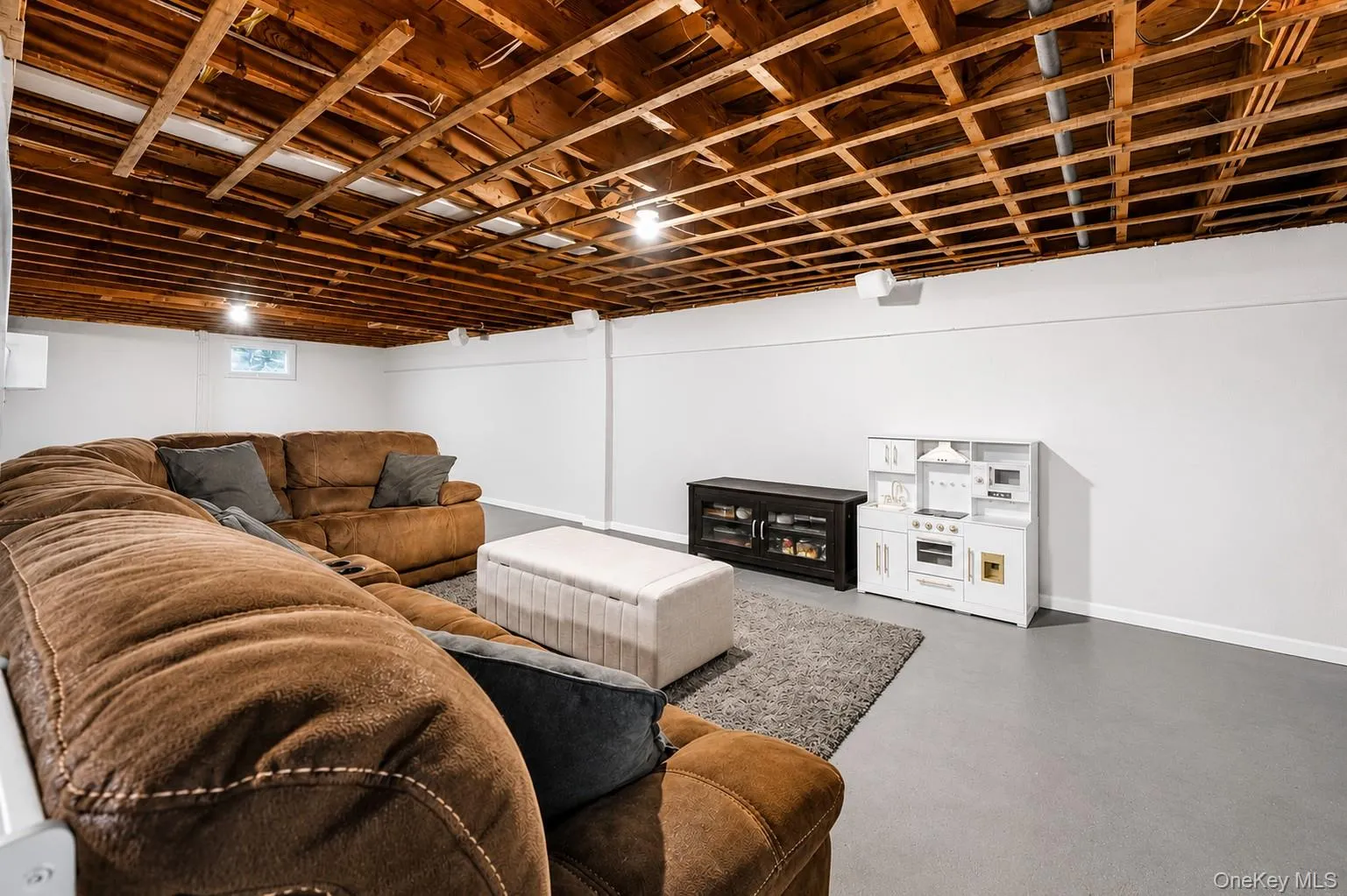 8 Gedney Avenue, Smithtown, NY, 3 Bedrooms Bedrooms, 5 Rooms Rooms,1 BathroomBathrooms,Residential,For Rent,Gedney,0,1046648 8 Gedney Avenue, Smithtown, NY, 3 Bedrooms Bedrooms, 5 Rooms Rooms,1 BathroomBathrooms,Residential,For Rent,Gedney,0,1046648