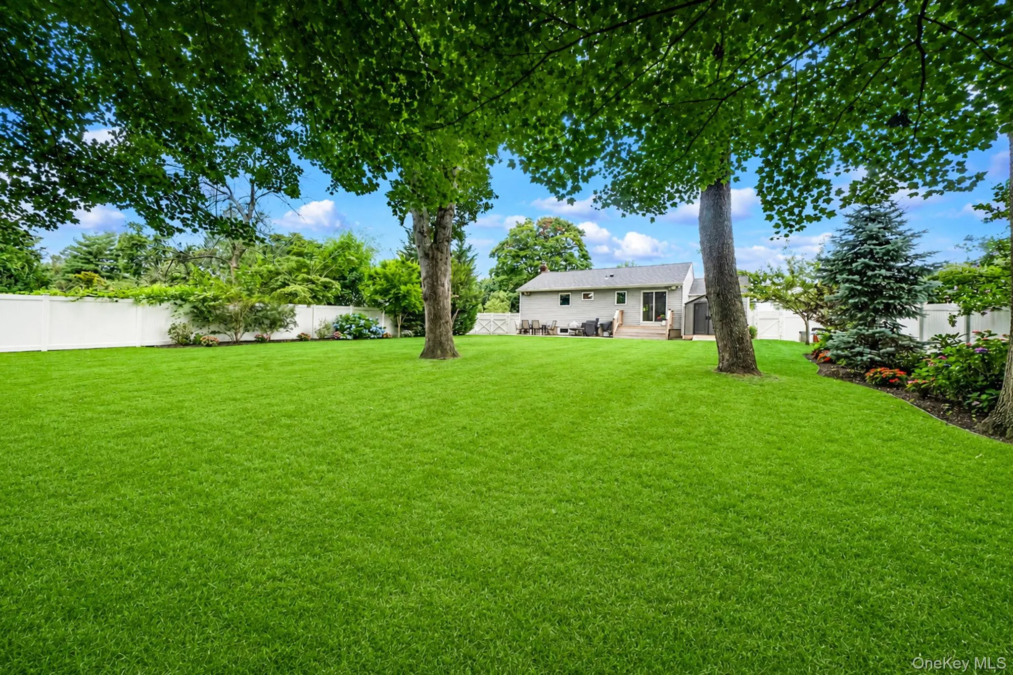8 Gedney Avenue, Smithtown, NY, 3 Bedrooms Bedrooms, 5 Rooms Rooms,1 BathroomBathrooms,Residential,For Rent,Gedney,0,1046648 8 Gedney Avenue, Smithtown, NY, 3 Bedrooms Bedrooms, 5 Rooms Rooms,1 BathroomBathrooms,Residential,For Rent,Gedney,0,1046648