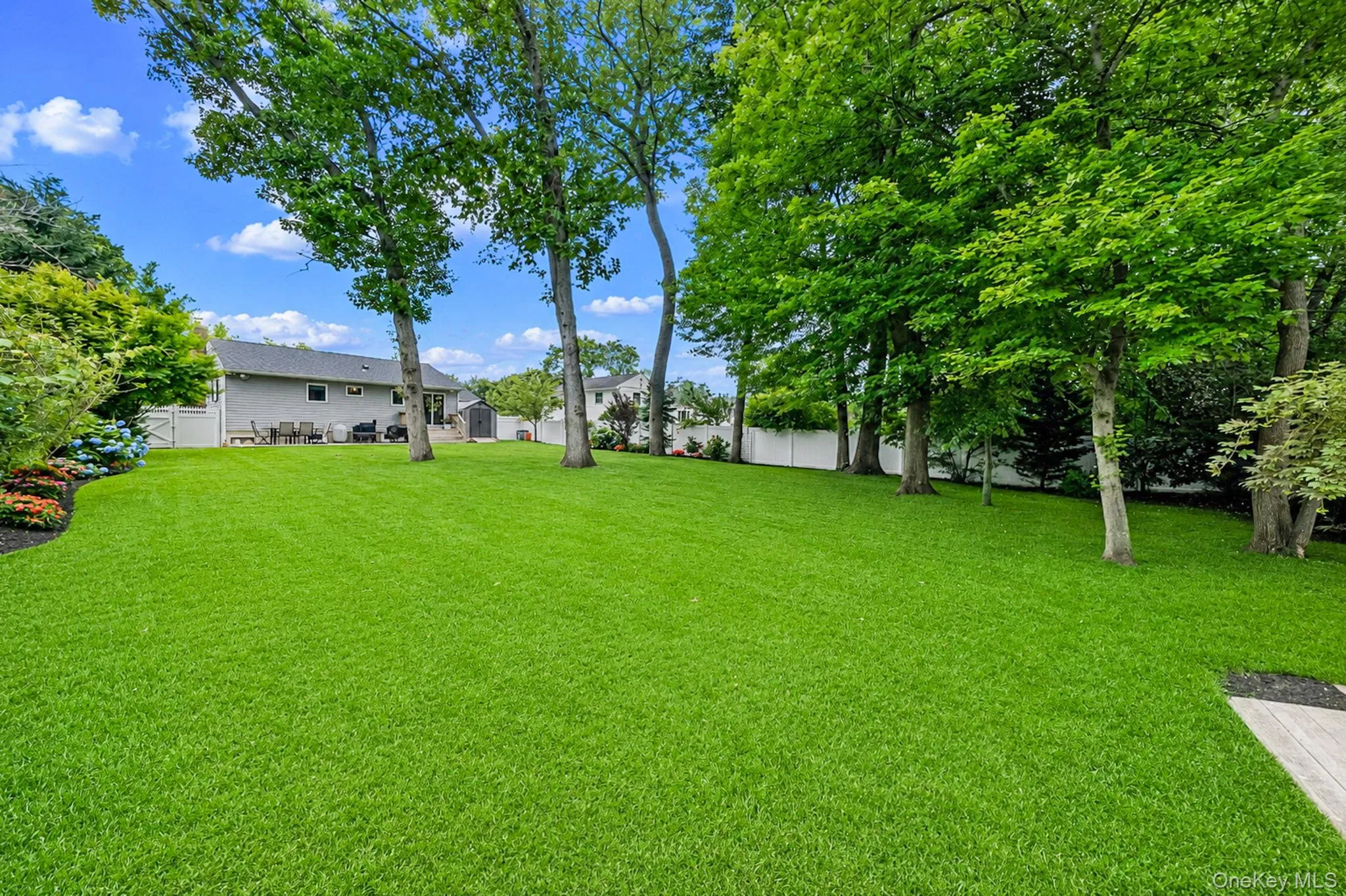 8 Gedney Avenue, Smithtown, NY, 3 Bedrooms Bedrooms, 5 Rooms Rooms,1 BathroomBathrooms,Residential,For Rent,Gedney,0,1046648 8 Gedney Avenue, Smithtown, NY, 3 Bedrooms Bedrooms, 5 Rooms Rooms,1 BathroomBathrooms,Residential,For Rent,Gedney,0,1046648