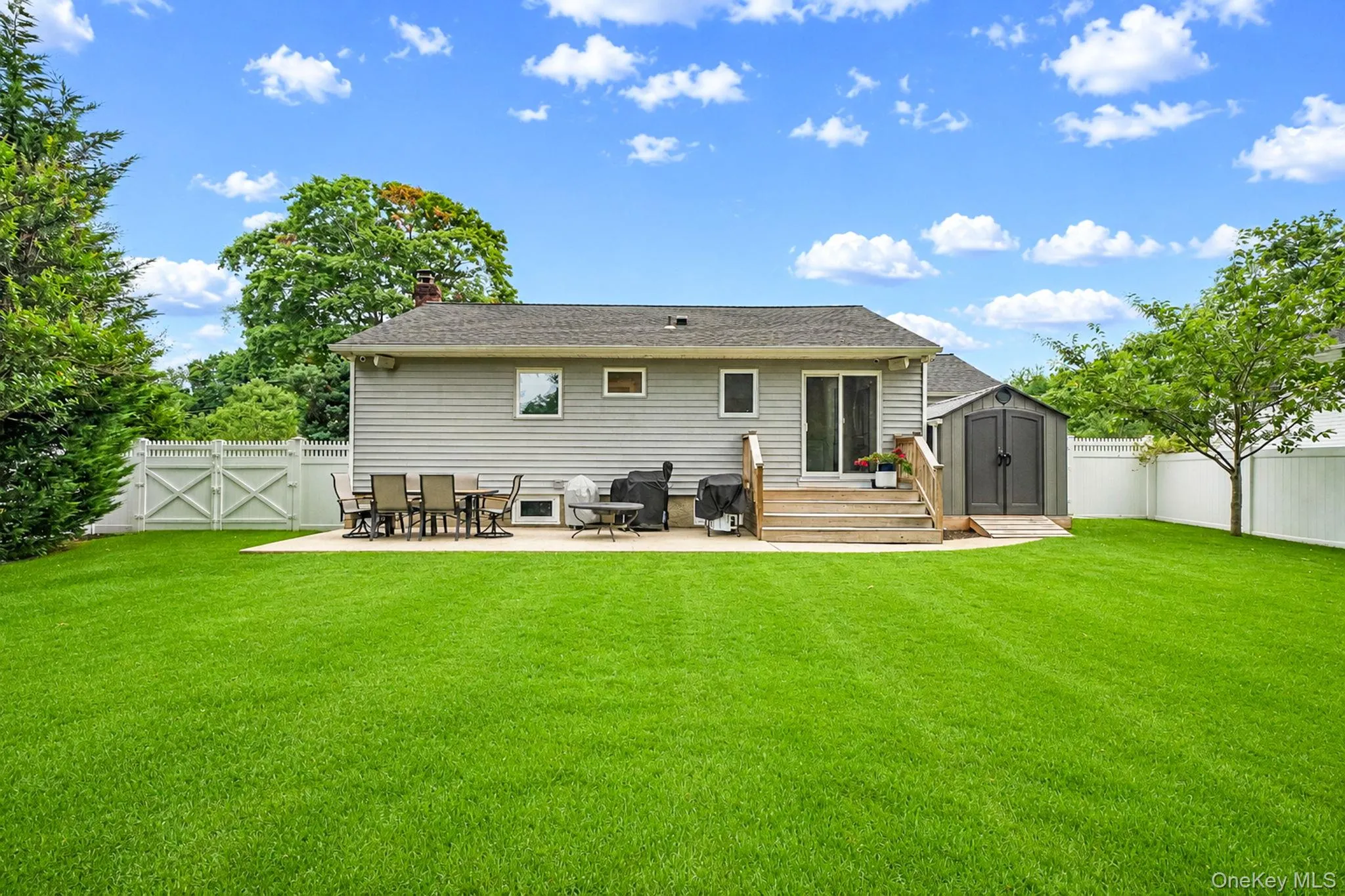 8 Gedney Avenue, Smithtown, NY, 3 Bedrooms Bedrooms, 5 Rooms Rooms,1 BathroomBathrooms,Residential,For Rent,Gedney,0,1046648 8 Gedney Avenue, Smithtown, NY, 3 Bedrooms Bedrooms, 5 Rooms Rooms,1 BathroomBathrooms,Residential,For Rent,Gedney,0,1046648