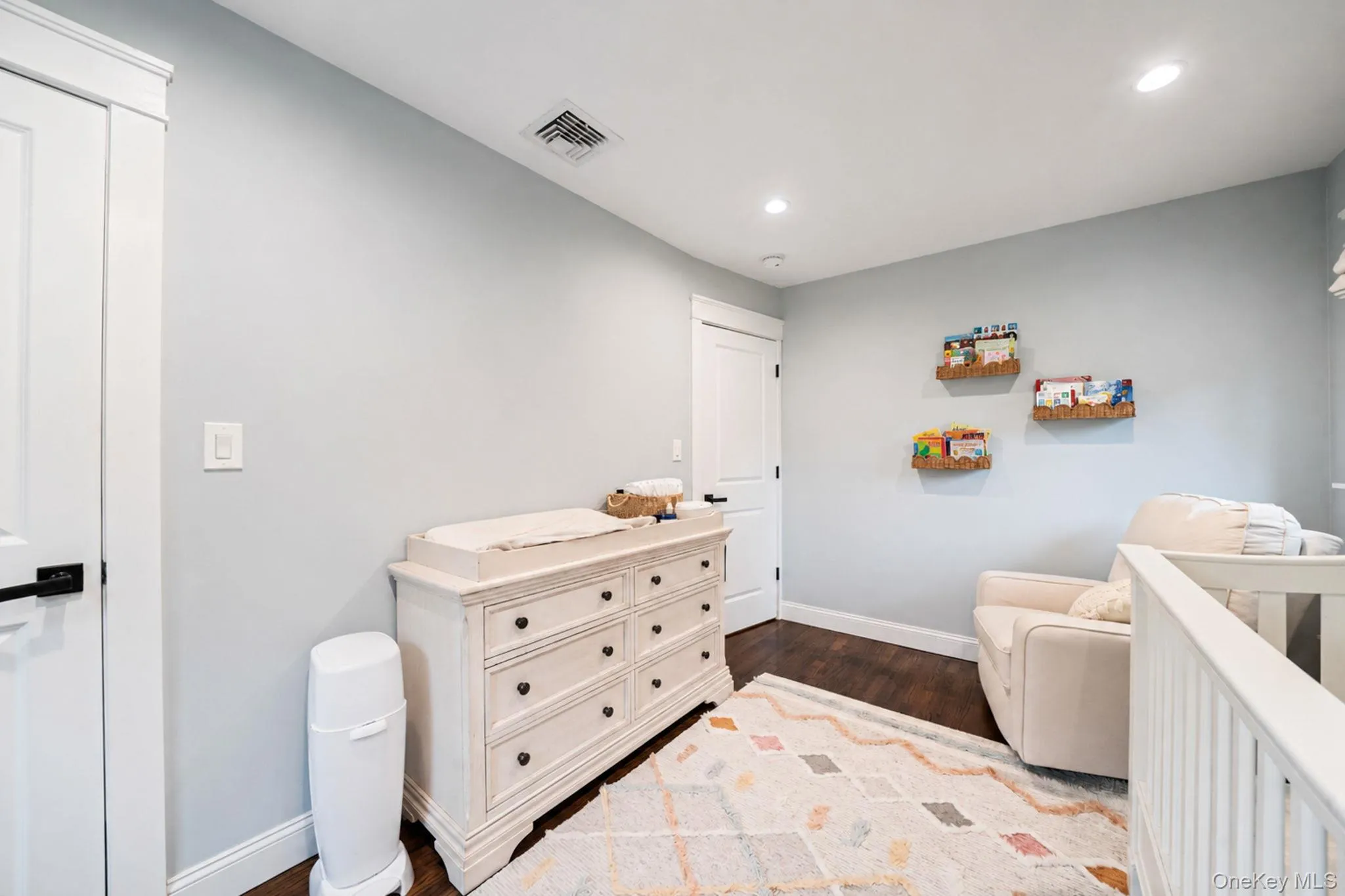 8 Gedney Avenue, Smithtown, NY, 3 Bedrooms Bedrooms, 5 Rooms Rooms,1 BathroomBathrooms,Residential,For Rent,Gedney,0,1046648 8 Gedney Avenue, Smithtown, NY, 3 Bedrooms Bedrooms, 5 Rooms Rooms,1 BathroomBathrooms,Residential,For Rent,Gedney,0,1046648