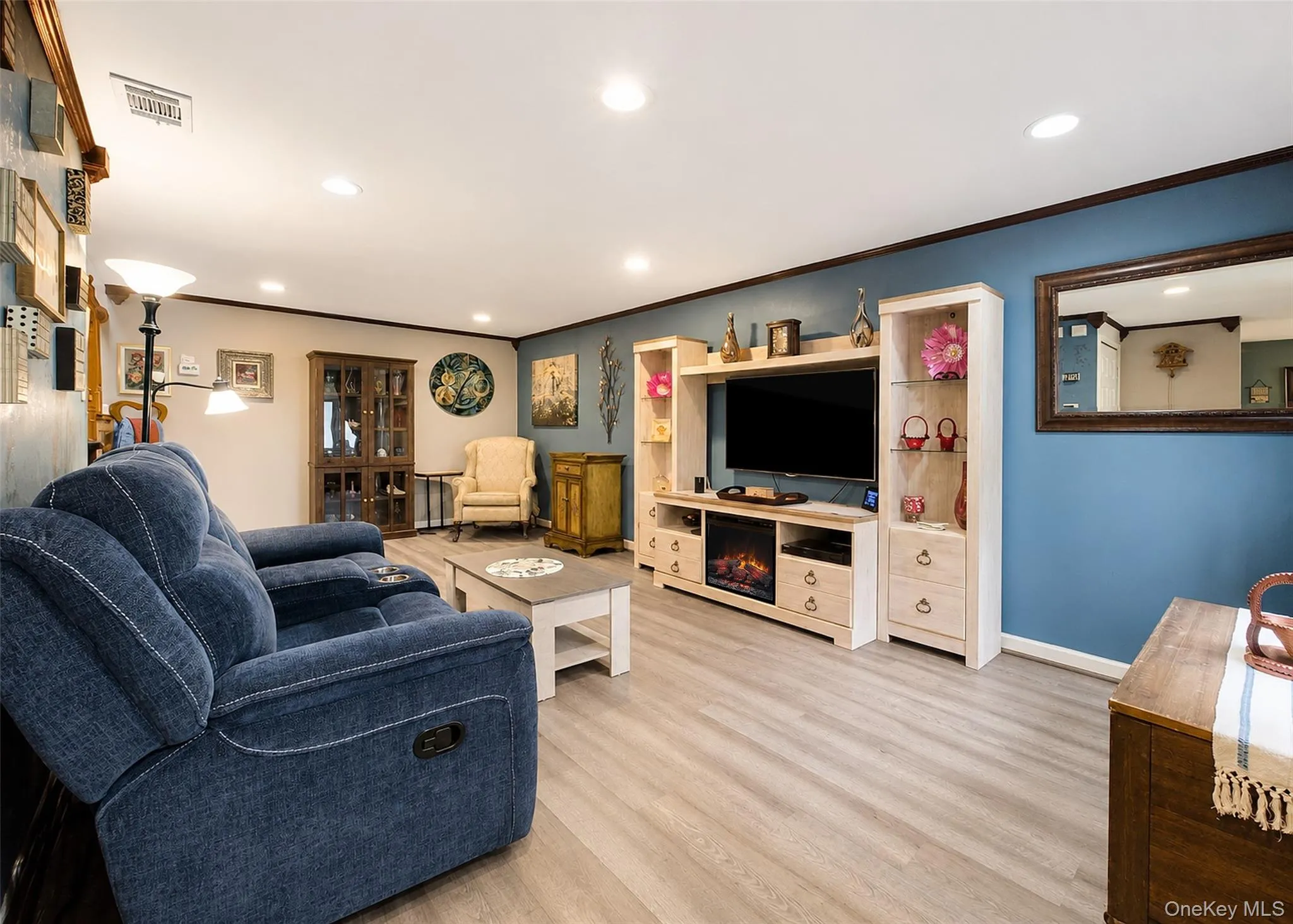 99 Skyline Drive, Brookhaven, NY, 3 Bedrooms Bedrooms, 6 Rooms Rooms,1 BathroomBathrooms,Residential,For Rent,Skyline,0,1046649 99 Skyline Drive, Brookhaven, NY, 3 Bedrooms Bedrooms, 6 Rooms Rooms,1 BathroomBathrooms,Residential,For Rent,Skyline,0,1046649