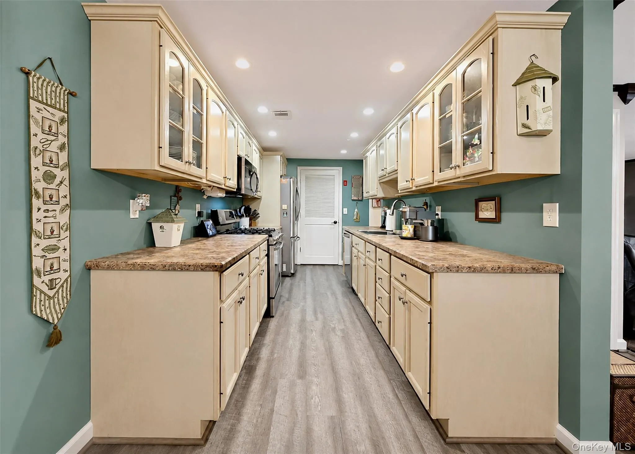 99 Skyline Drive, Brookhaven, NY, 3 Bedrooms Bedrooms, 6 Rooms Rooms,1 BathroomBathrooms,Residential,For Rent,Skyline,0,1046649 99 Skyline Drive, Brookhaven, NY, 3 Bedrooms Bedrooms, 6 Rooms Rooms,1 BathroomBathrooms,Residential,For Rent,Skyline,0,1046649