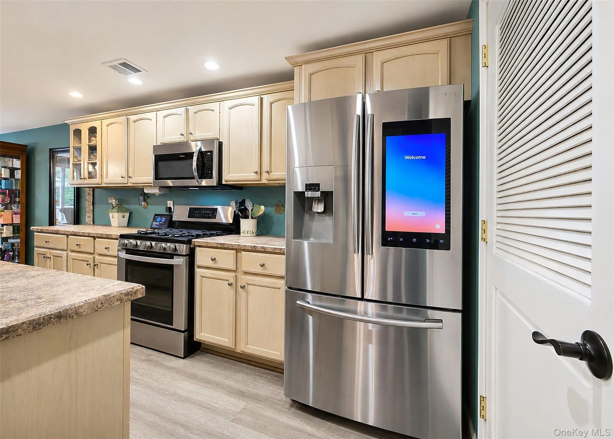99 Skyline Drive, Brookhaven, NY, 3 Bedrooms Bedrooms, 6 Rooms Rooms,1 BathroomBathrooms,Residential,For Rent,Skyline,0,1046649 99 Skyline Drive, Brookhaven, NY, 3 Bedrooms Bedrooms, 6 Rooms Rooms,1 BathroomBathrooms,Residential,For Rent,Skyline,0,1046649