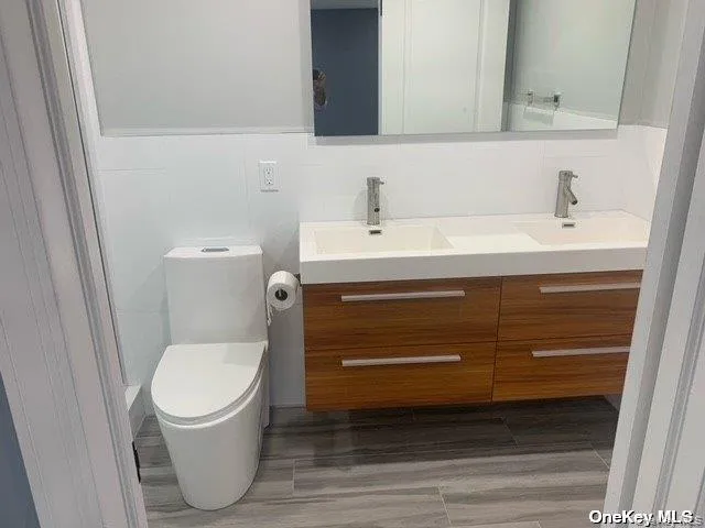 240 Lincoln Avenue, Hempstead, NY, 3 Bedrooms Bedrooms, 6 Rooms Rooms,2 BathroomsBathrooms,Residential,For Rent,Lincoln,0,1046651 240 Lincoln Avenue, Hempstead, NY, 3 Bedrooms Bedrooms, 6 Rooms Rooms,2 BathroomsBathrooms,Residential,For Rent,Lincoln,0,1046651