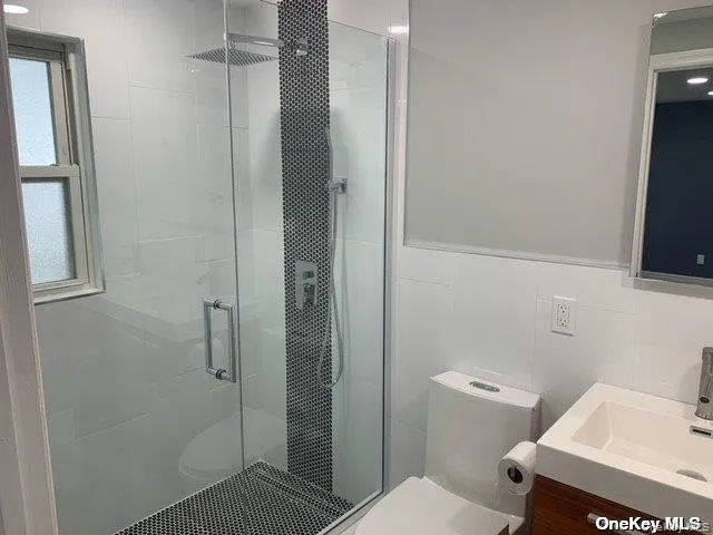 240 Lincoln Avenue, Hempstead, NY, 3 Bedrooms Bedrooms, 6 Rooms Rooms,2 BathroomsBathrooms,Residential,For Rent,Lincoln,0,1046651 240 Lincoln Avenue, Hempstead, NY, 3 Bedrooms Bedrooms, 6 Rooms Rooms,2 BathroomsBathrooms,Residential,For Rent,Lincoln,0,1046651