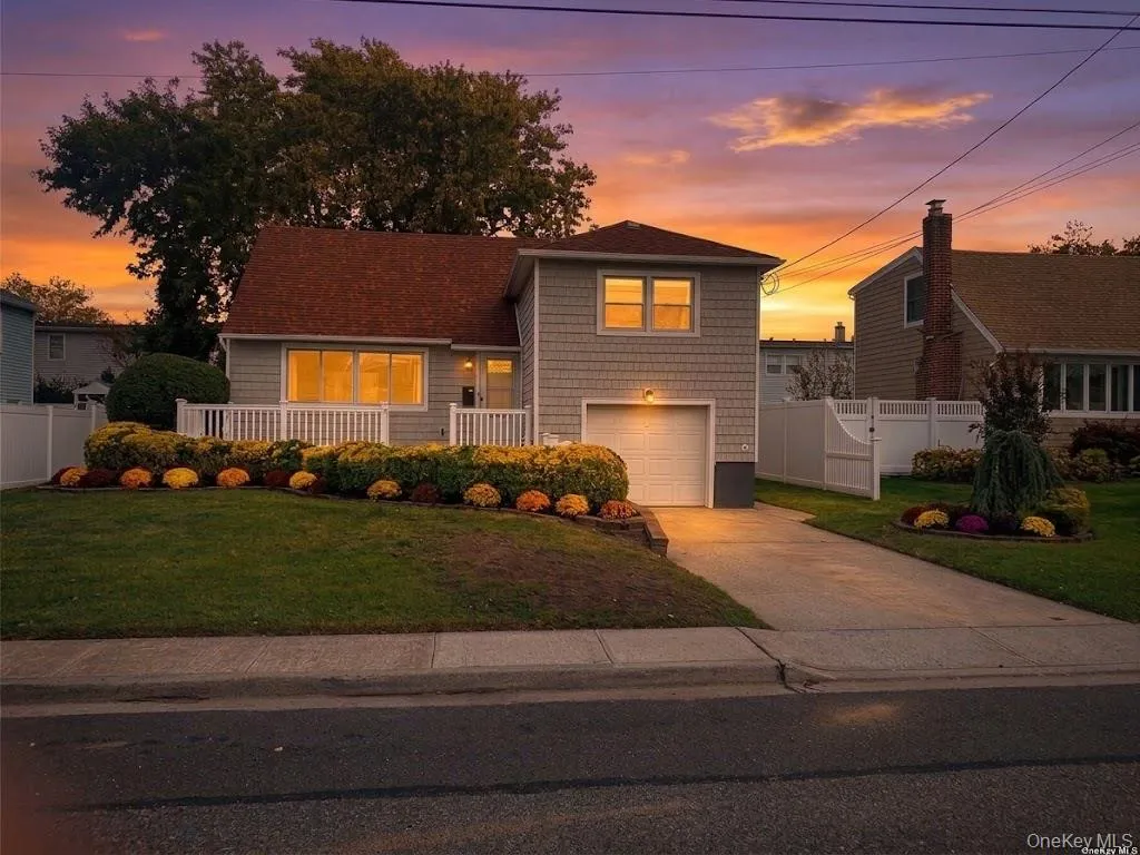 240 Lincoln Avenue, Hempstead, NY, 3 Bedrooms Bedrooms, 6 Rooms Rooms,2 BathroomsBathrooms,Residential,For Rent,Lincoln,0,1046651 240 Lincoln Avenue, Hempstead, NY, 3 Bedrooms Bedrooms, 6 Rooms Rooms,2 BathroomsBathrooms,Residential,For Rent,Lincoln,0,1046651